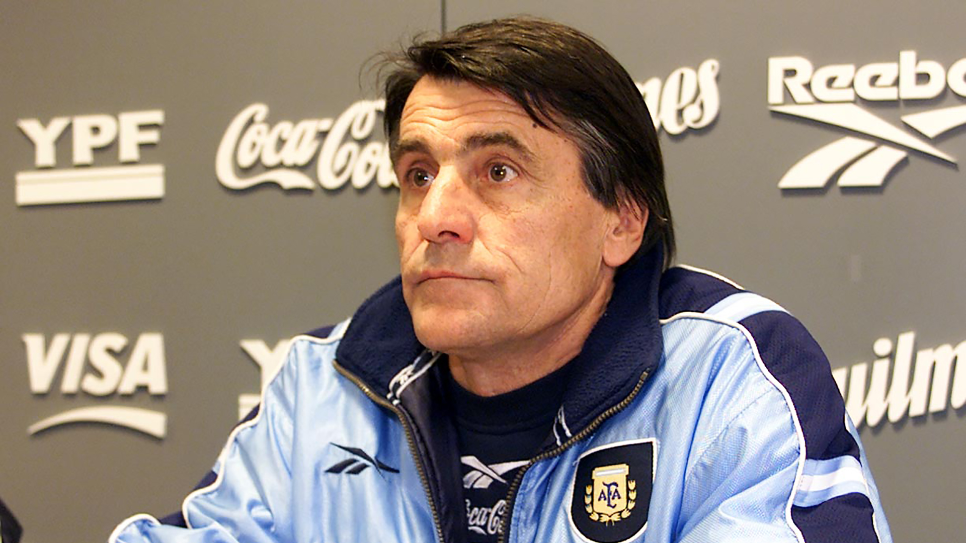 Camera: DCS520C Serial #: K520C-01235 Width: 1728 Height: 1152 Date: 2/9/00 Time: 06:38:42 DCS5XX Image FW Ver: 3.2.3 TIFF Image Look: Product Antialiasing Filter: Installed Tagged Counter: [73022] ISO Speed: 400 Aperture: f2.8 Shutter: 1/30 Max Aperture: f2.8 Min Aperture: f22 Exposure Mode: Manual (M) Compensation: +0.0 Flash Compensation: -2.0 Meter Mode: Evaluative Flash Mode: TTL (1st curtain sync) Drive Mode: Continuous Focus Mode: AI Servo Focus Point: --o-- Focal Length (mm): 28 White balance: Preset (Daylight) Time: 06:38:42.206