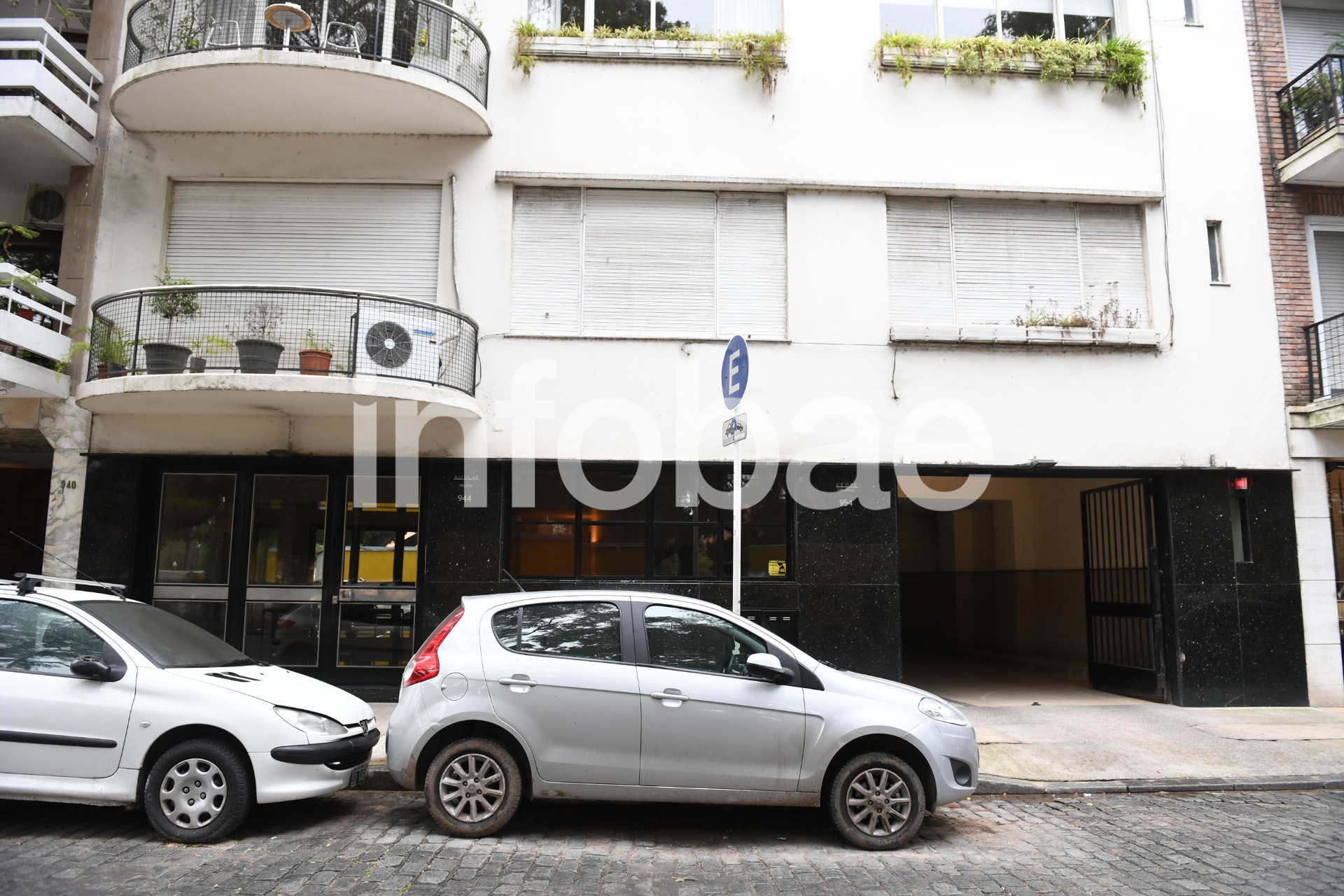 10. En Pasaje Levenne 954(CABA), el empresario Claudio Javier Glazman, de Isolux, entregó un bolso con US$ 2.500.000 el 10 de marzo de 2010