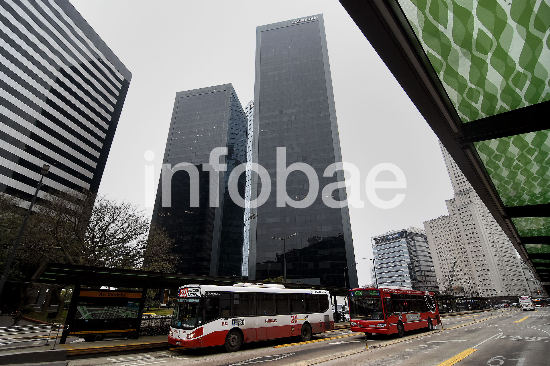 12. En el edificio de Alem 855(CABA), el empresario Armando Roberto Loson realizó pagos por Albanesi SA por US$ 4.300.000