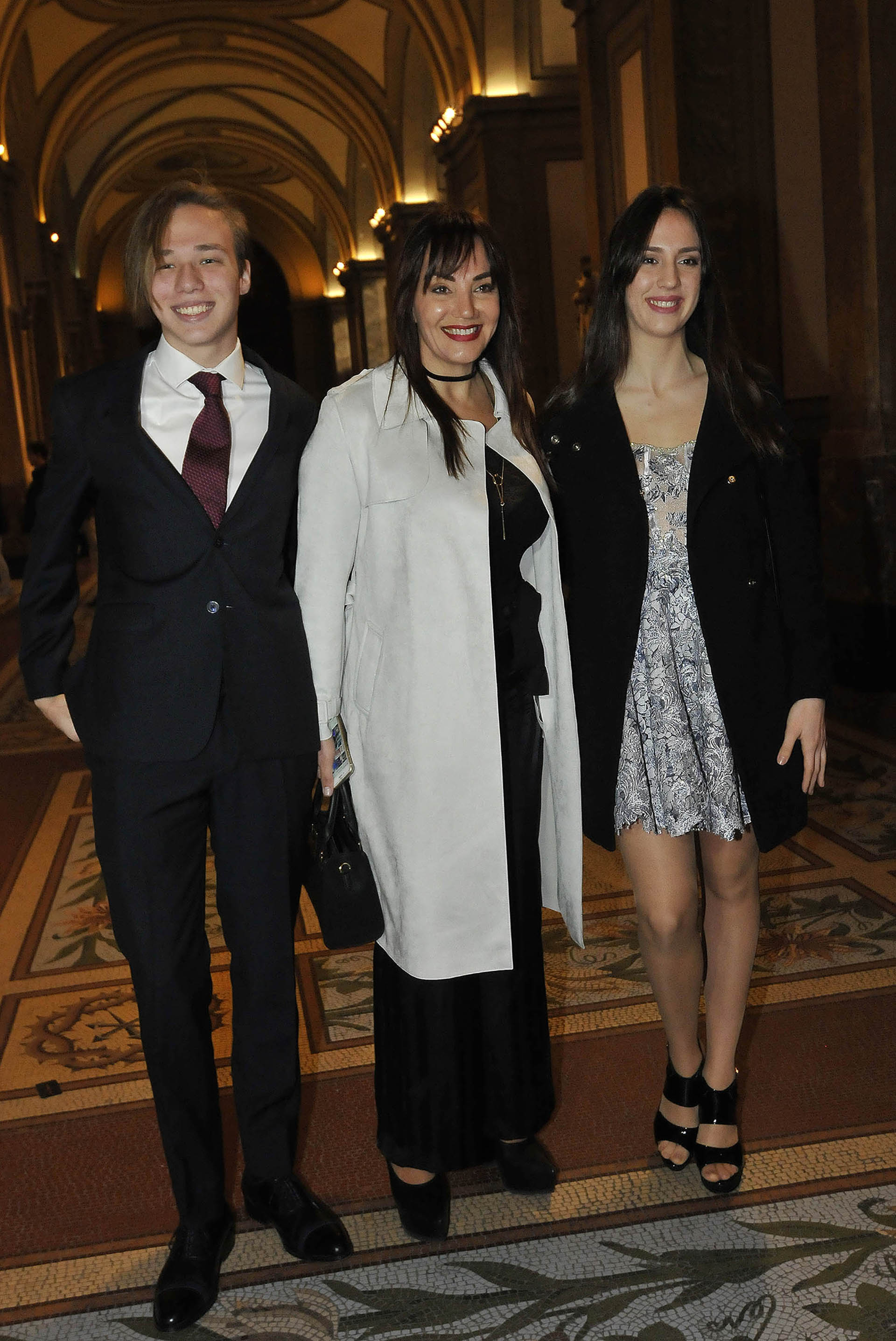 La hermana y los sobrinos de Flavio