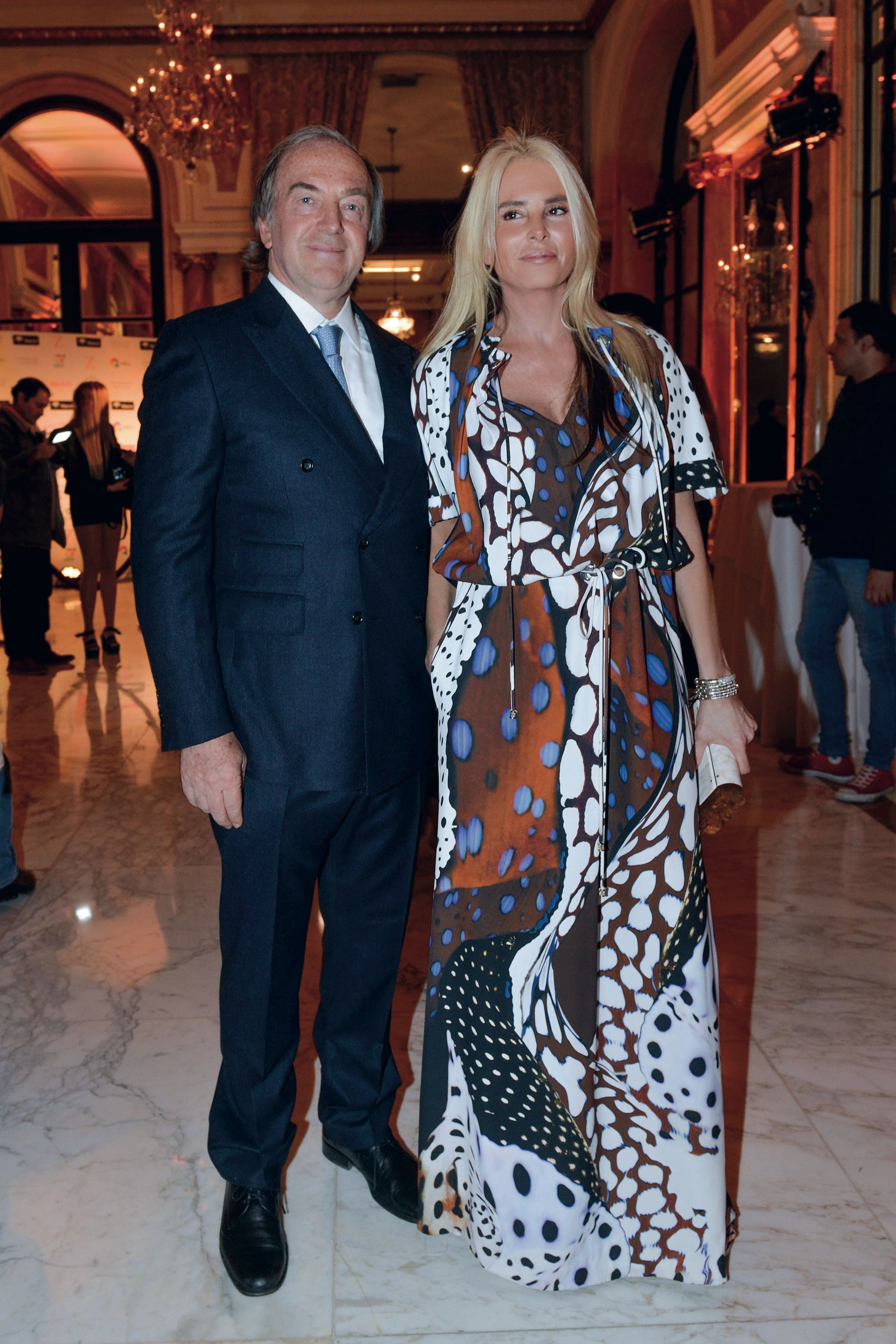 Roberto Zaldívar junto a Mercedes Sarrabayrouse.