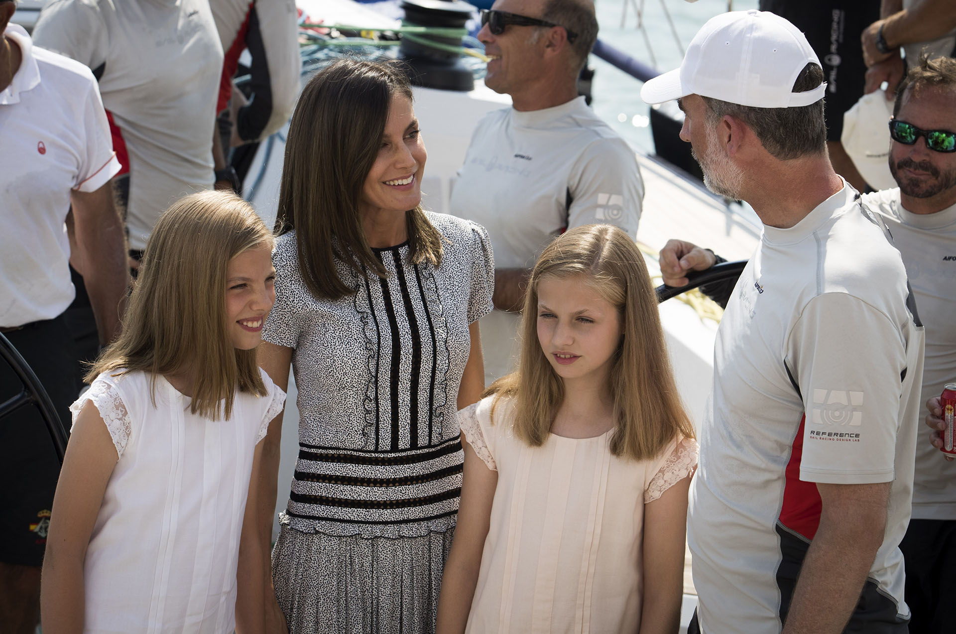 Los reyes y sus hijas se encuentran instalados en el Palacio de la Almudaina, a pesar de que usualmente pasan su receso de verano en el Palacio de Marivent