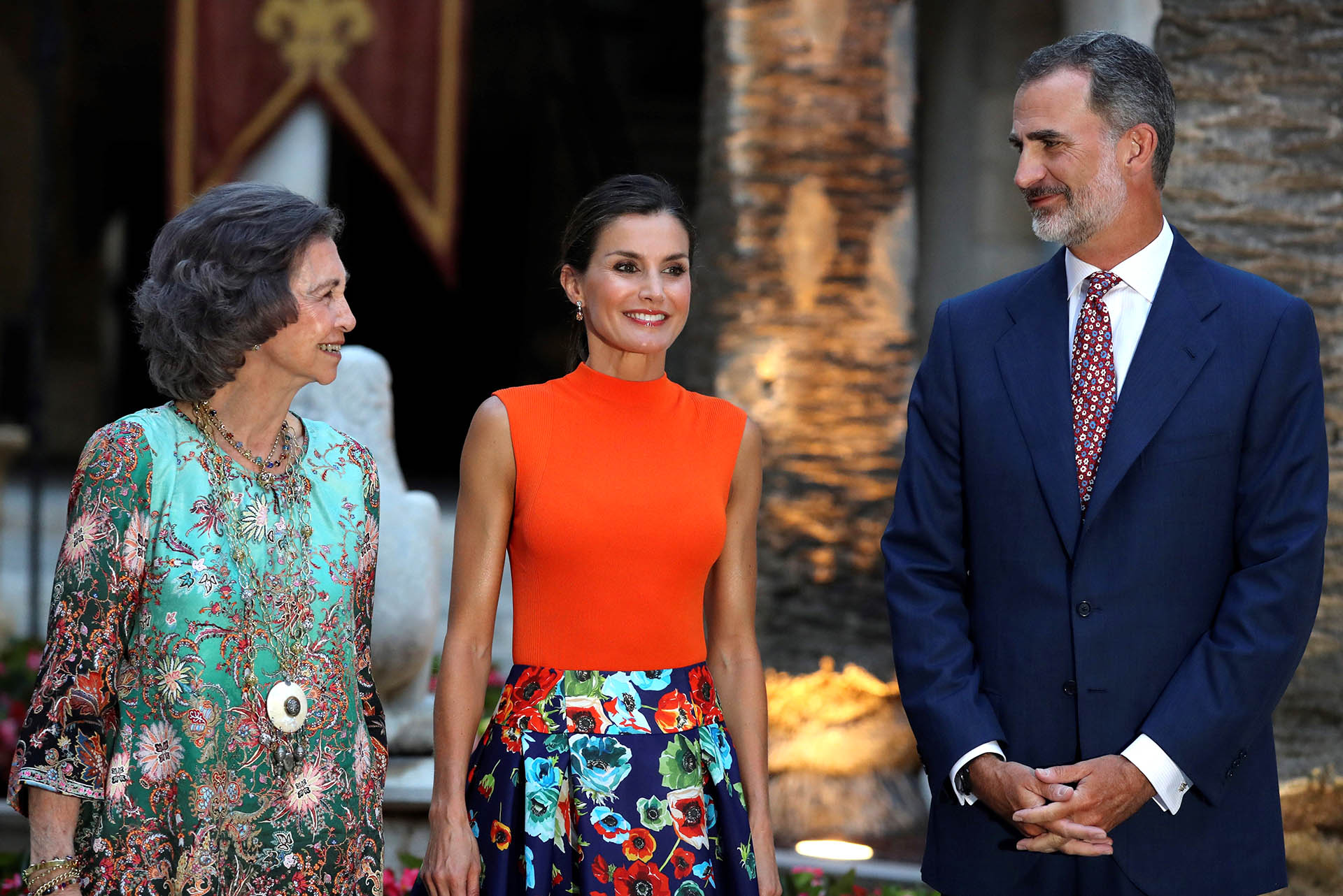 La familia real hizo un alto en sus vacaciones de verano para abrir las puertas del Palacio de La Almudaina y llevar a cabo esta recepción