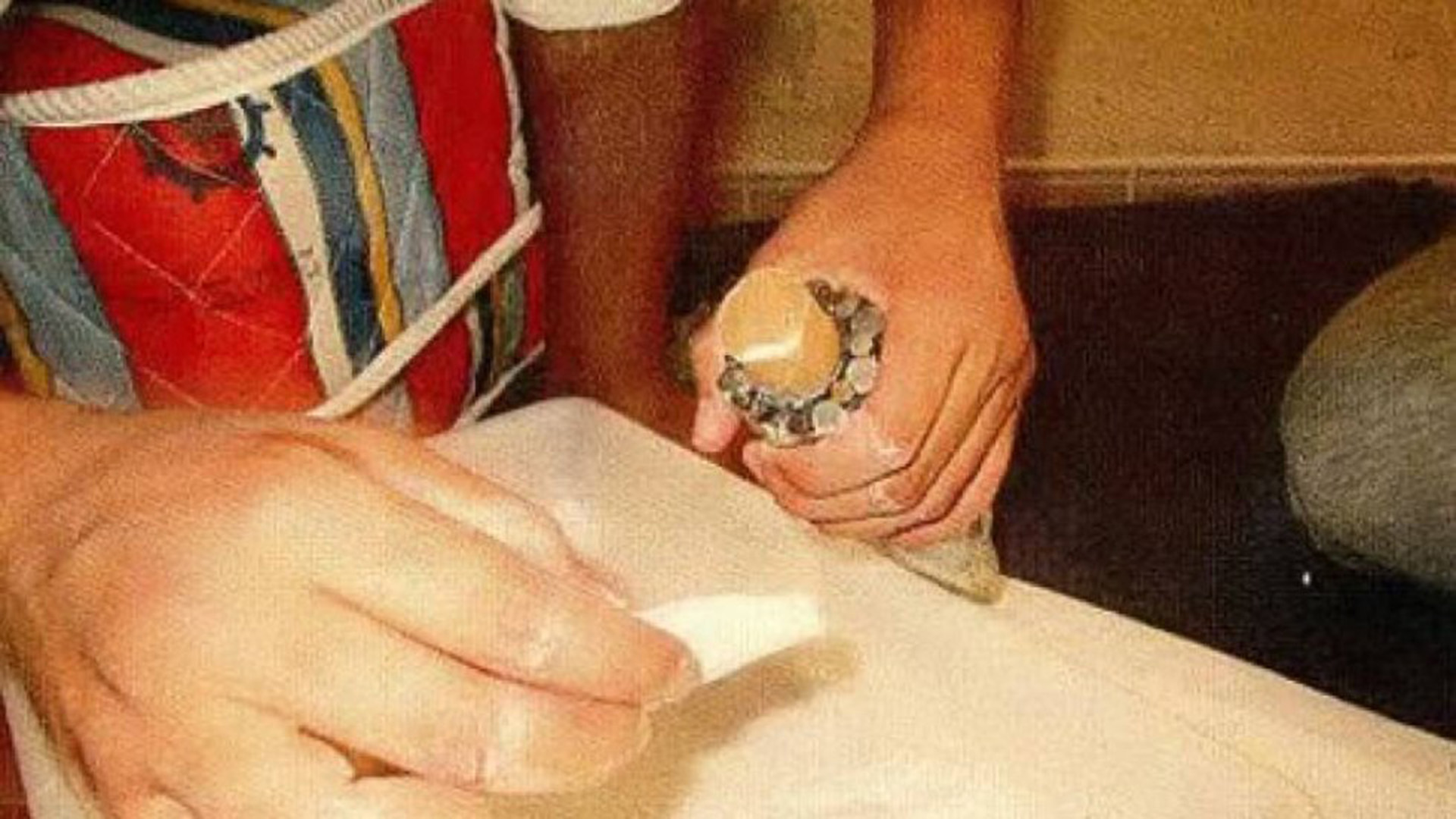 Preparación de La Madre de Satán, un poderoso explosivo usualmente utilizado por el ISIS