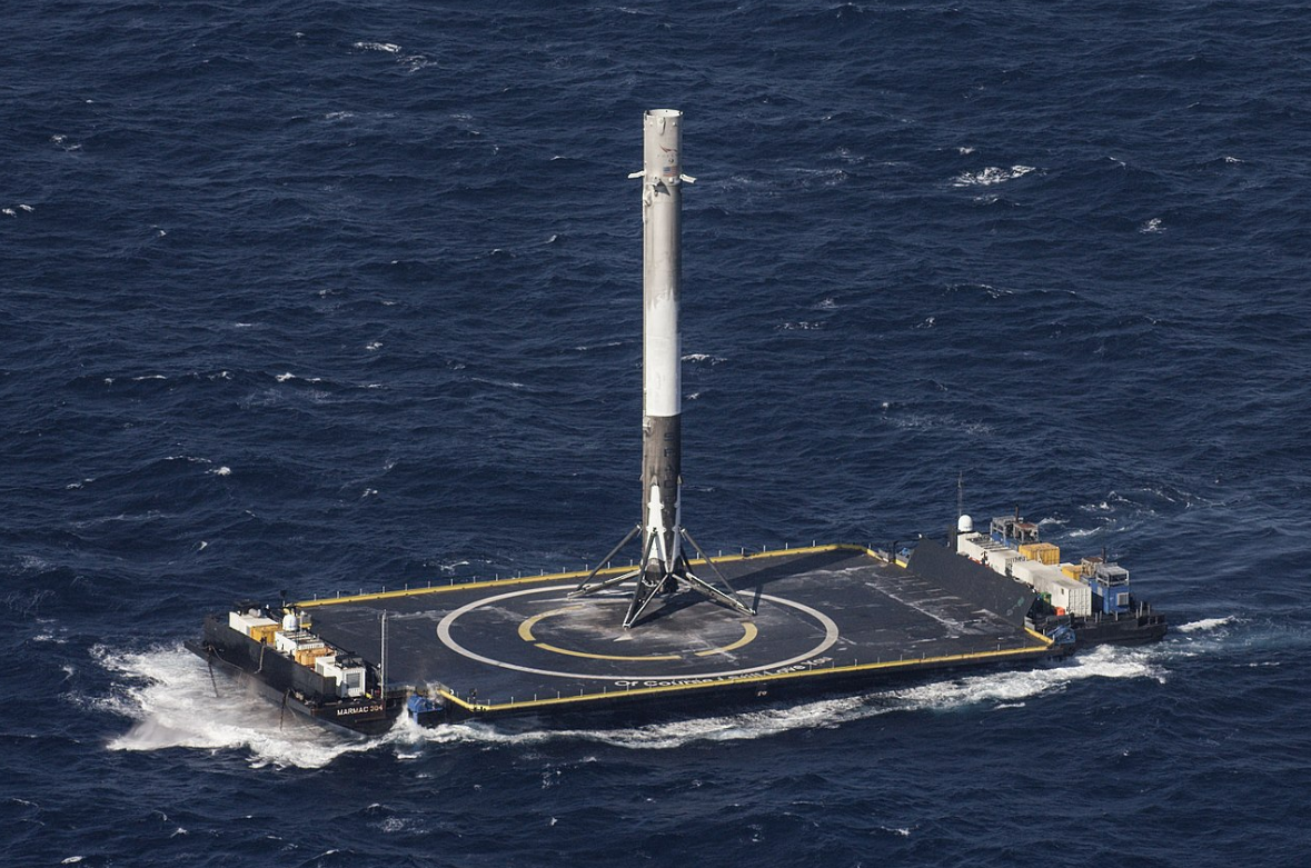 La plataforma-drone “Por Supuesto que Todavía Te Amo” en su primer recibimiento de un cohete Falcon de SpaceX el 8 de abril de 2016.