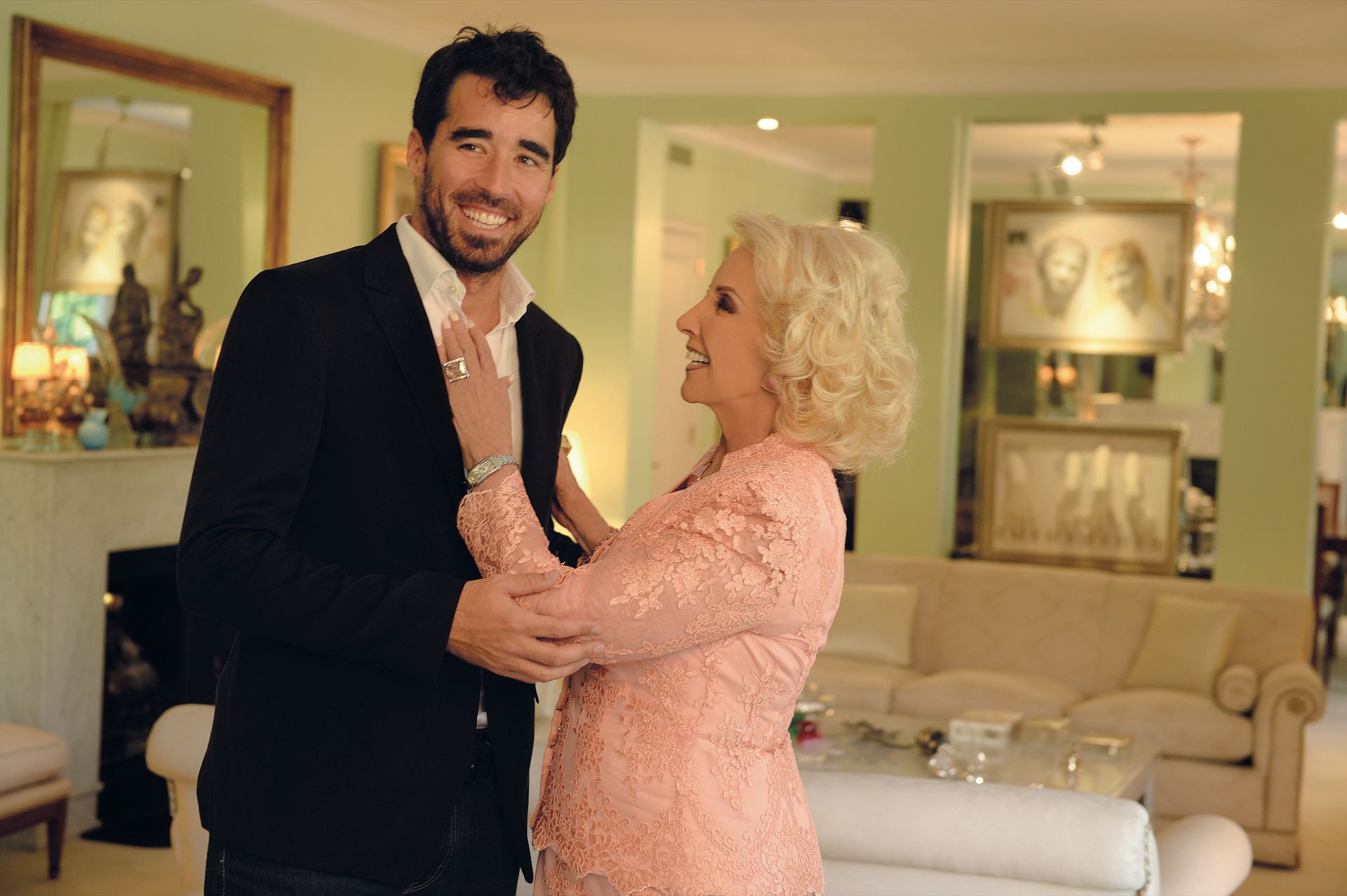 La estrella, mi abuela. “Producir a Mirtha es una experiencia enriquecedora”, dice Nacho Viale (37), su nieto mayor y productor desde 2010.