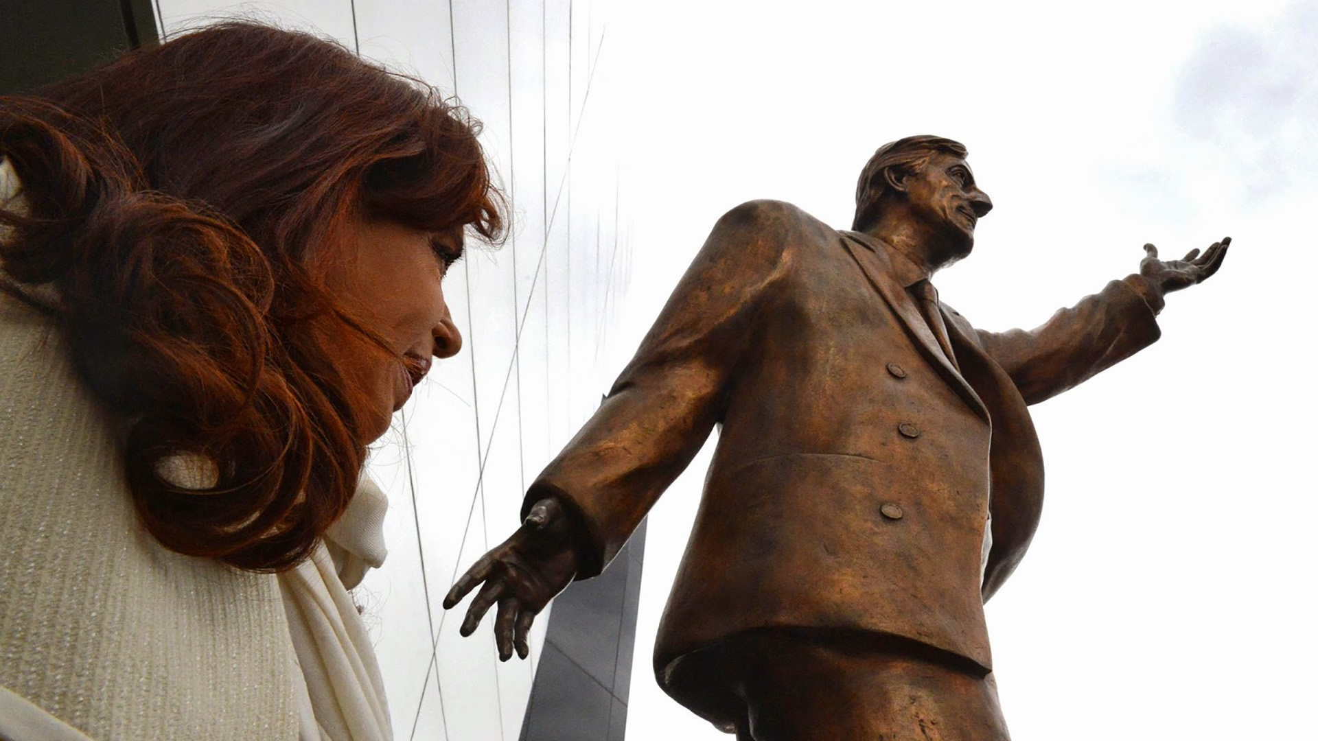 La ex presidenta Cristina Kirchner cuando inauguró el monumento de Néstor Kirchner