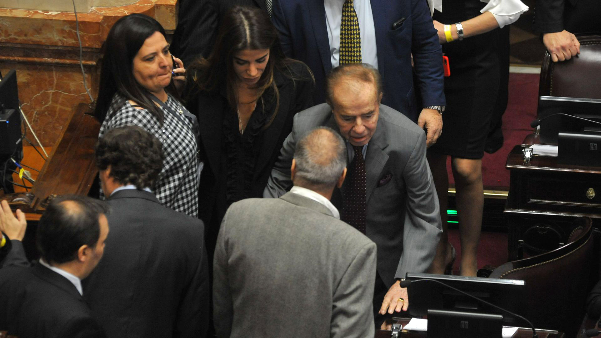 El senador riojano Carlos Menem acompañado por su hija Zulemita