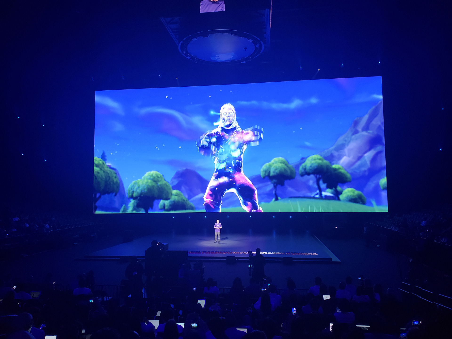 El móvil incluye el videojuego Fortnite.