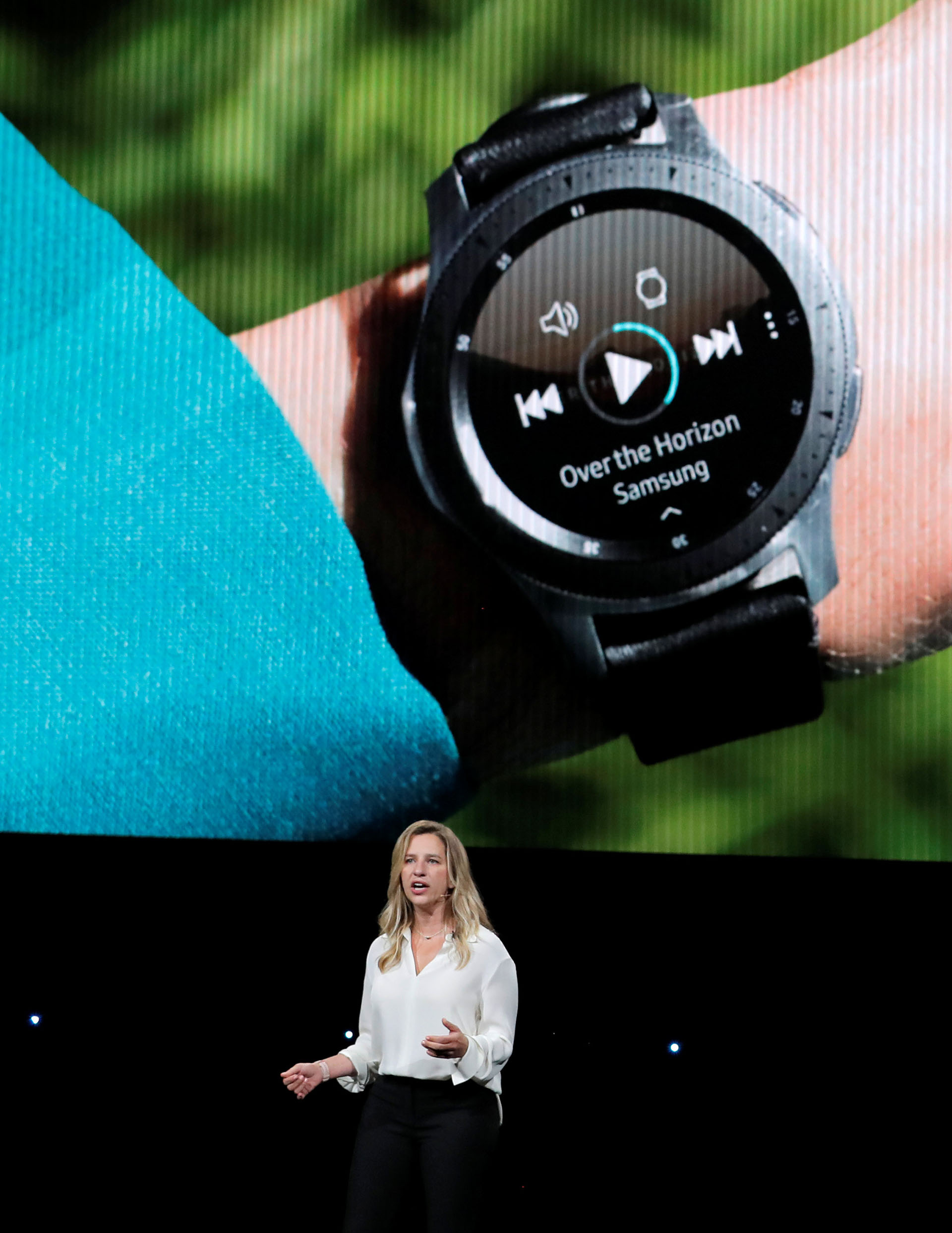 Elina Vives, directora de Marketing de Samsung, presenta el nuevo smartwatch (REUTERS/Lucas Jackson).