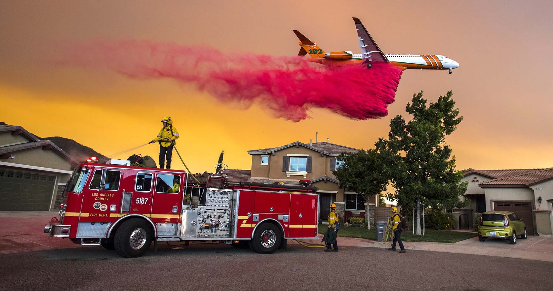 No obstante, en las últimas 24 horas el incendio siguió expandiéndose en algunos frentes y arrasó cerca de 4.000 hectáreas más de terreno