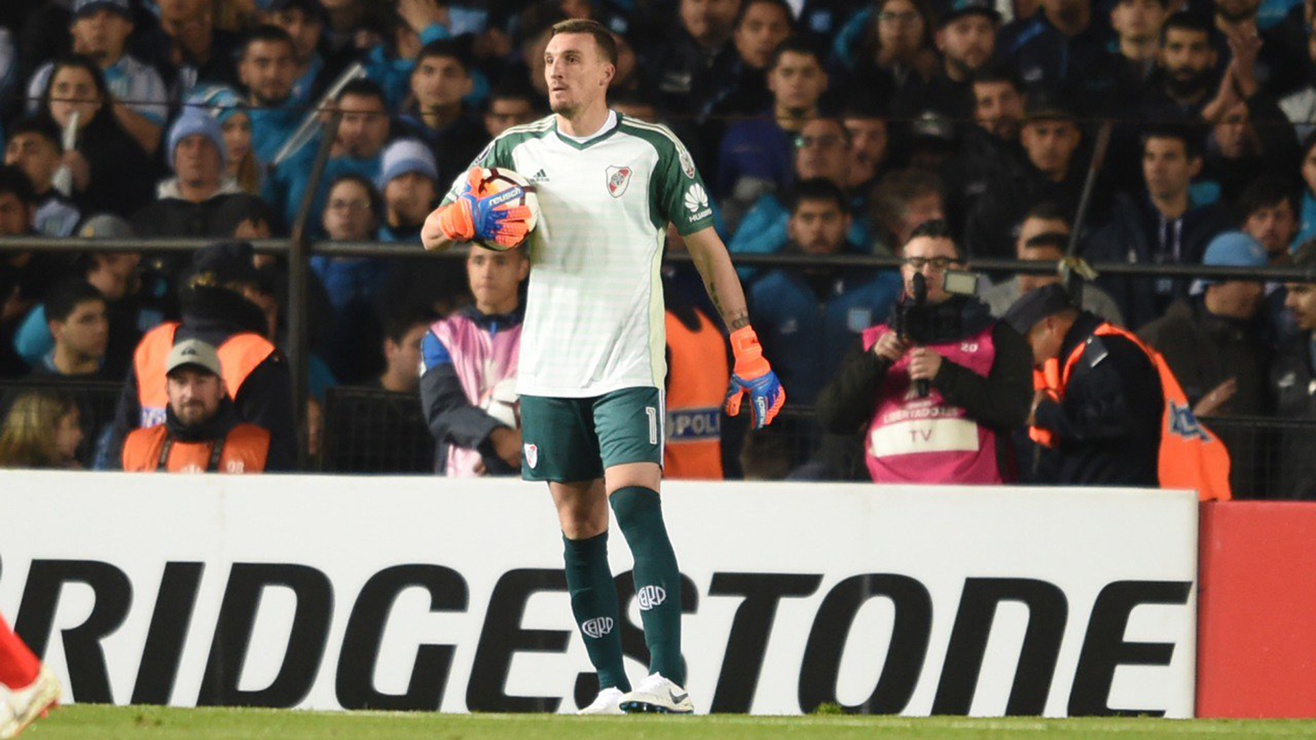 Franco Armani (@CARPoficial)