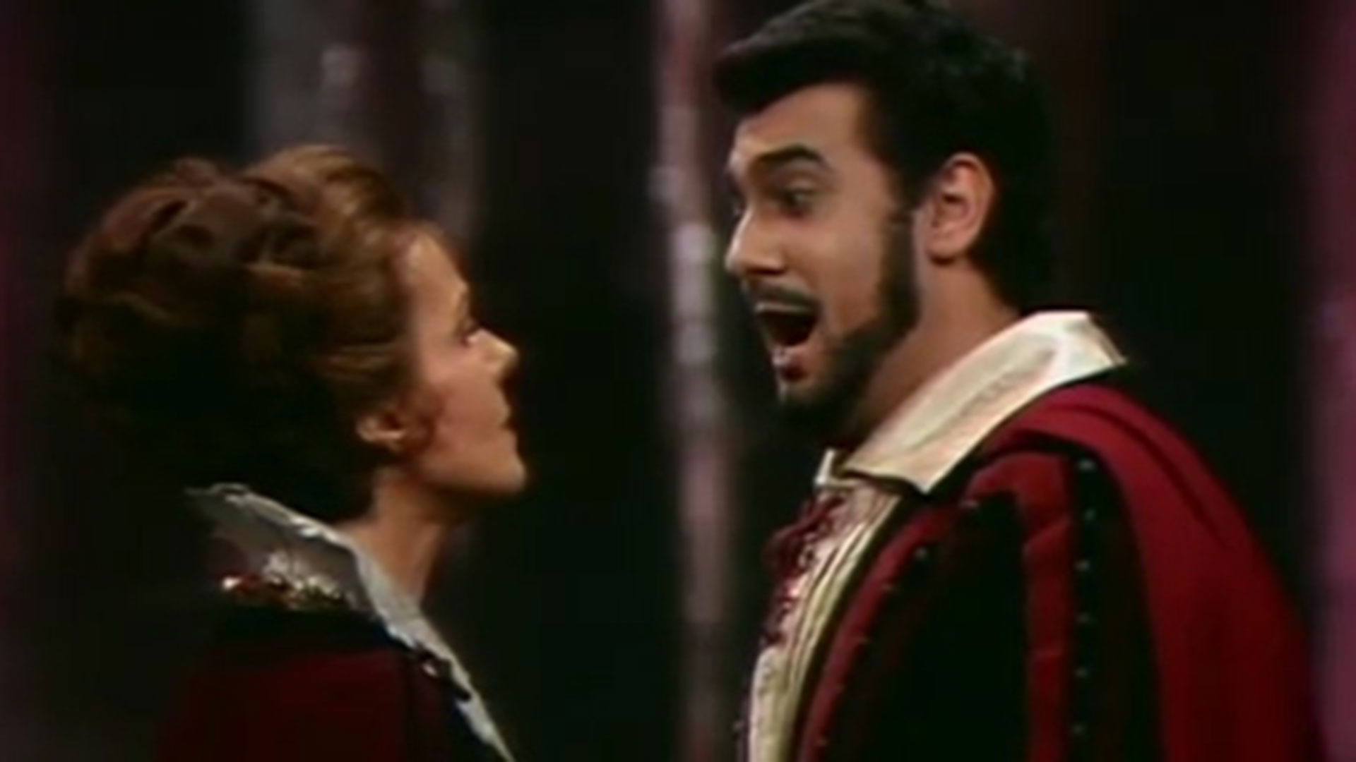 Placido Domingo cantando en la ópera El Trovador de Giuseppe Verdi.