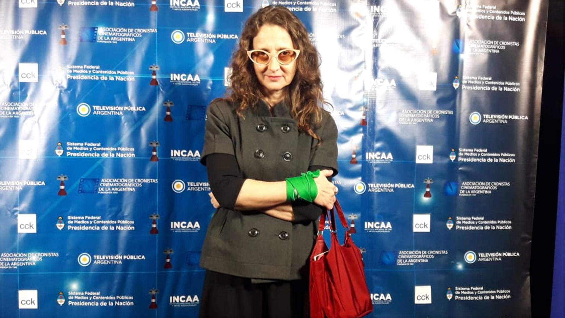 Lucrecia Martel se ganó la estuilla de Oro por “Zama”. Y se impuso en las ternas: Guión adaptado, Fotografía, Sonido, Diseño de vestuario, Diseño de arte, y Maquillaje y peluquería (@El_LadoG)