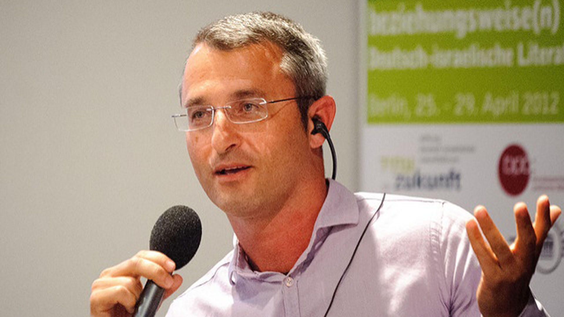 El escritor Eshkol Nevo (Crédito: Heinrich-Böll-Stiftung. Aurora)
