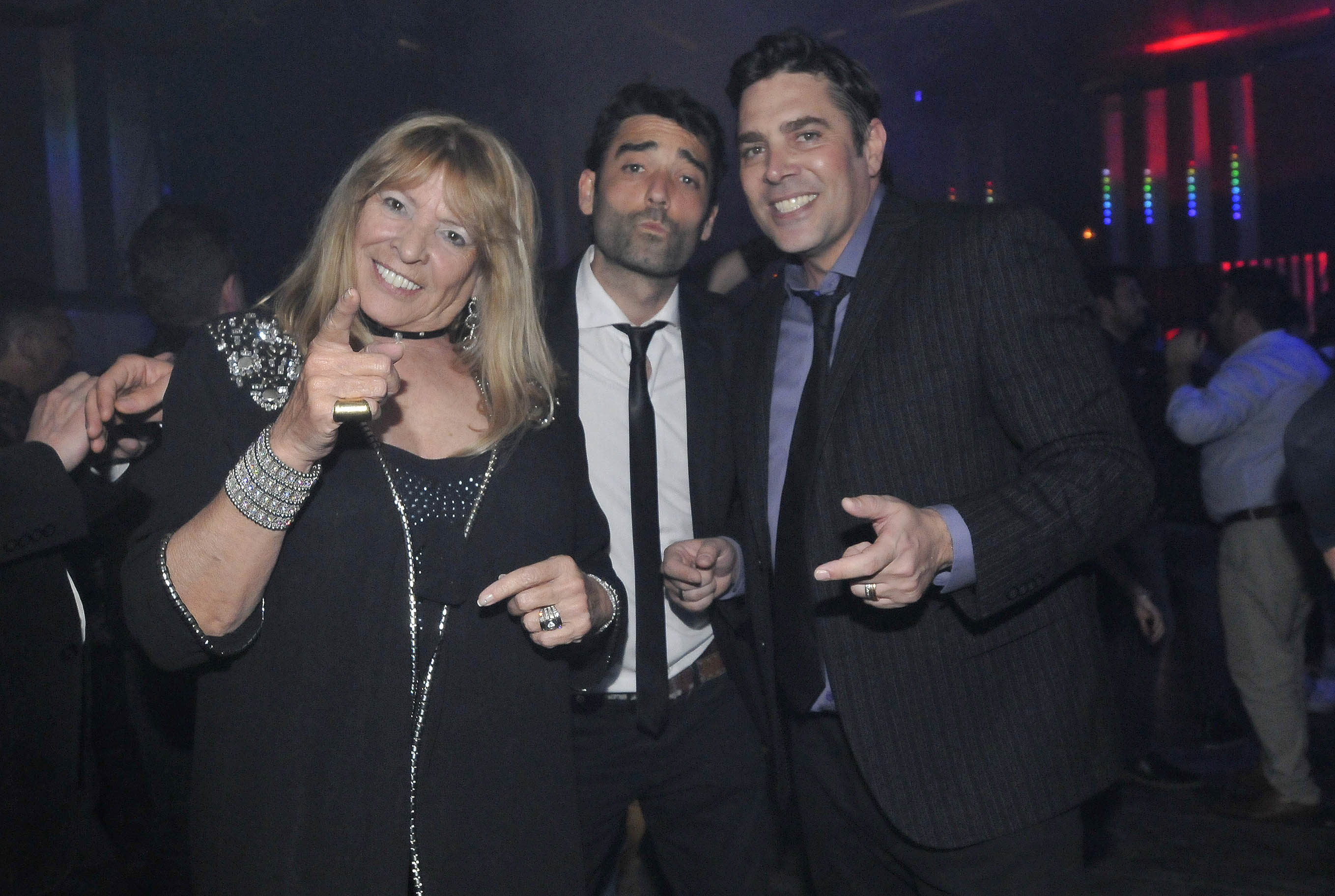 Alé con su mamá y su hermano