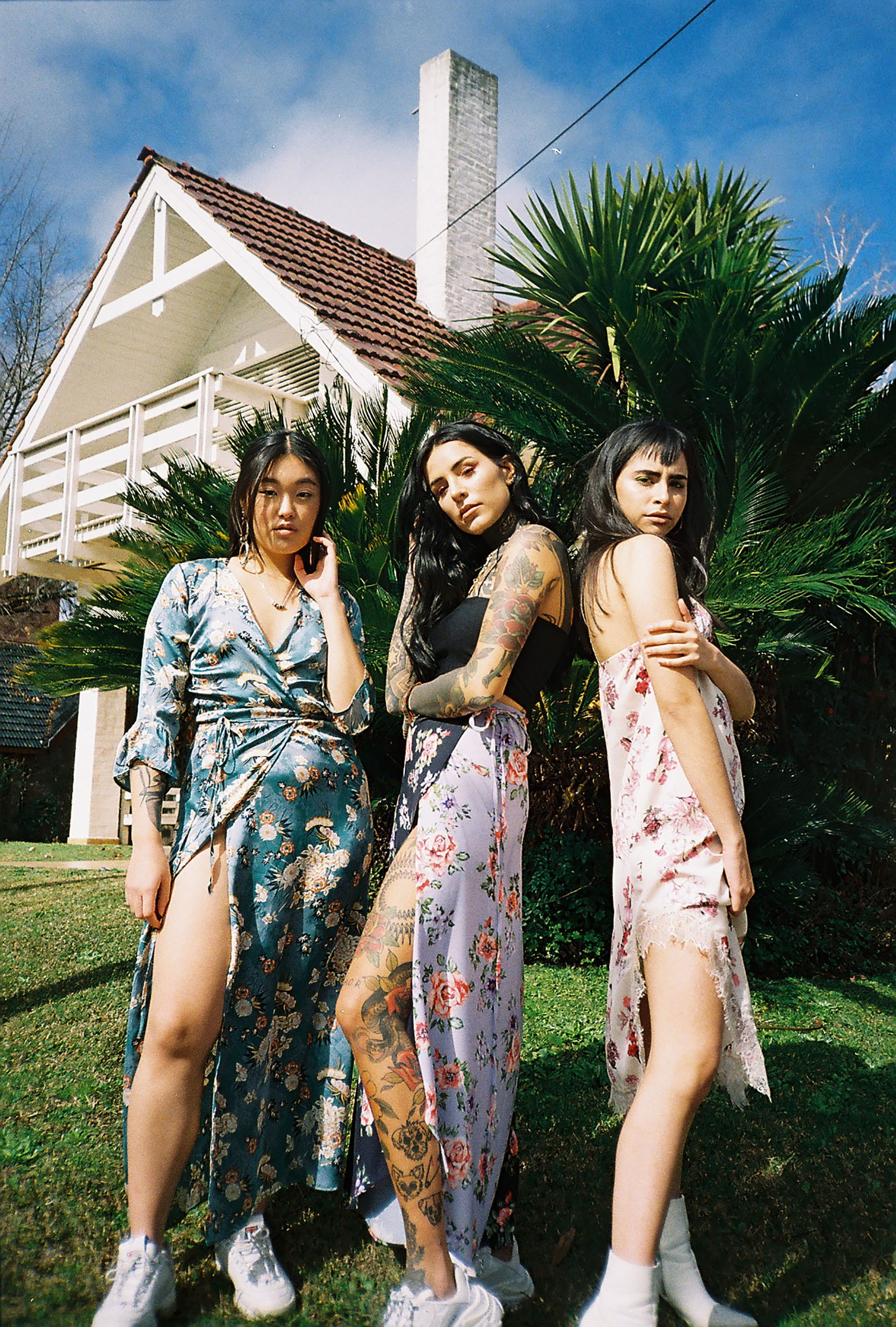 Maxi dress estampados con toques anudados son el must de la temporada de verano
