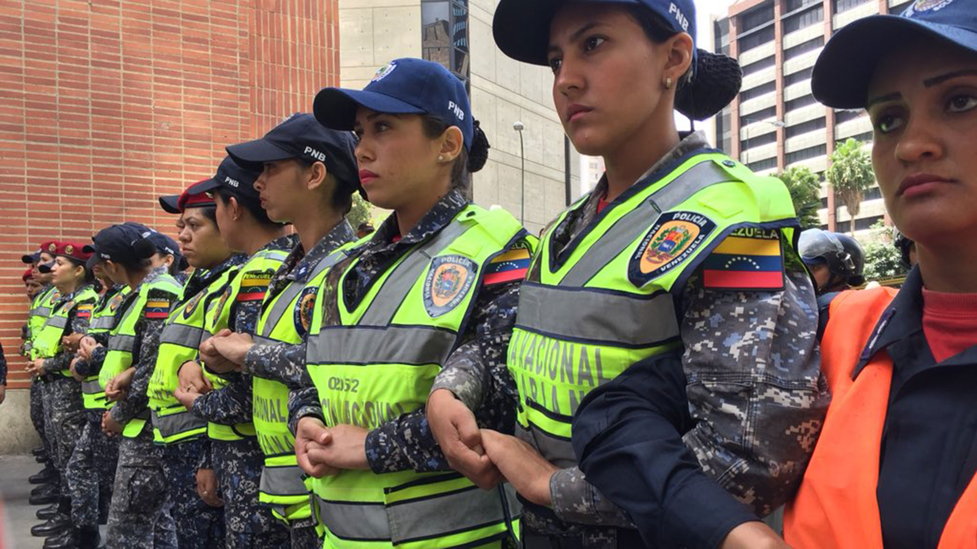 Los trabajadores insisten en que quieren “salarios dignos”
