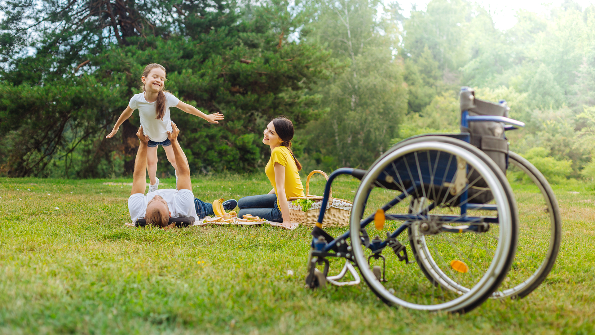 Jugar es un derecho de la infancia y los adultos tienen la responsabilidad de velar por su cumplimiento (Getty Images)