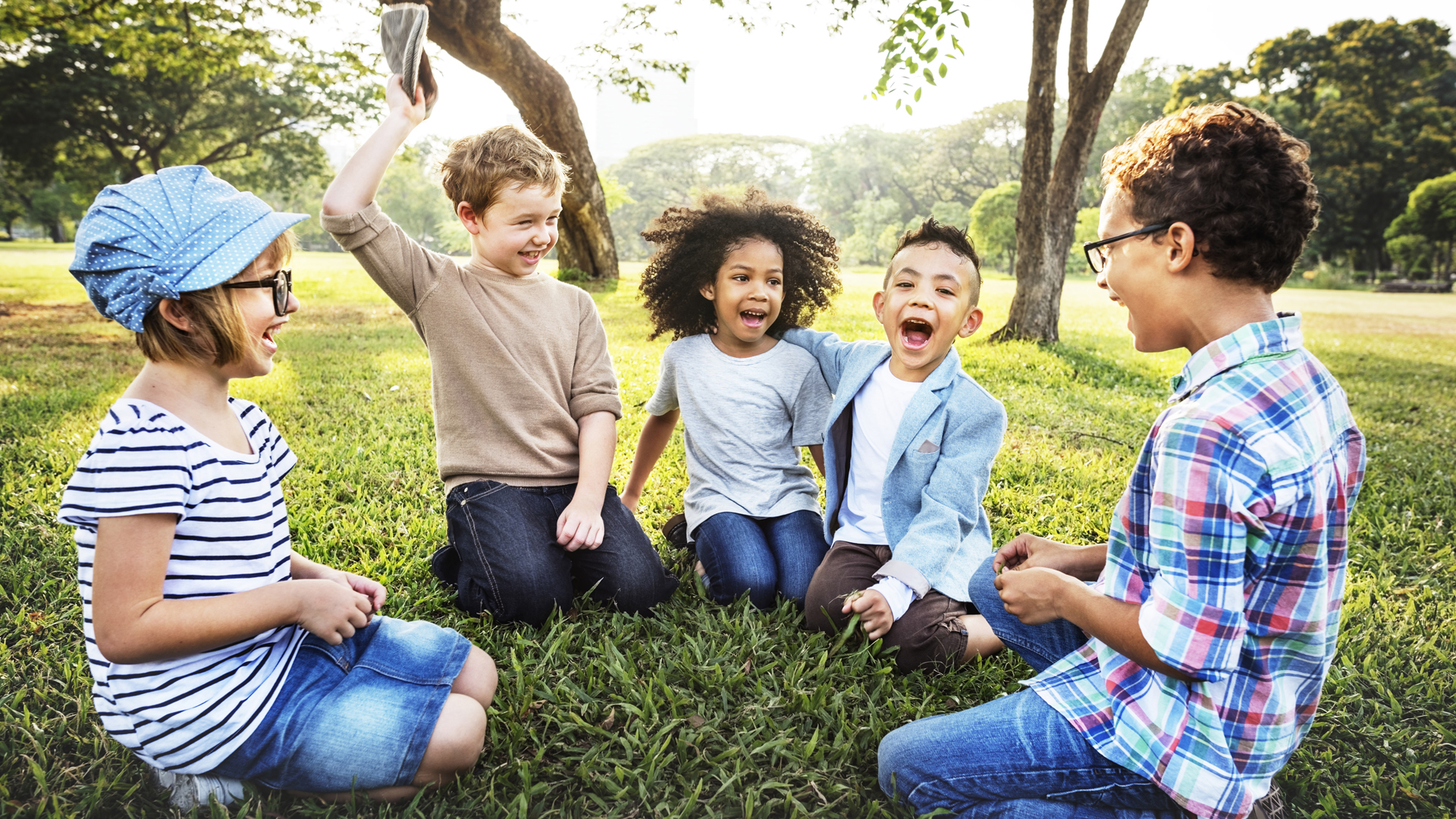Dedicar tiempo a los hijos para Nomen es la principal forma de educación, porque es una expresión verdadera de amor.