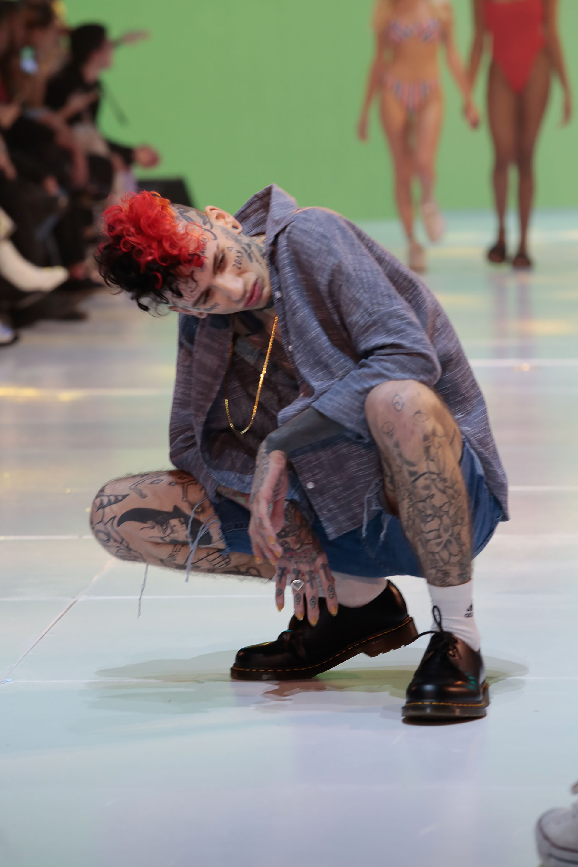 “Madness Clothing” se sumó al fenómeno global “body positive”, un movimiento que promueve la aceptación del cuerpo. Es por ello que, los modelos que desfilaron, salieron del clásico estereotipo que se ve usualmente sobre las pasarelas