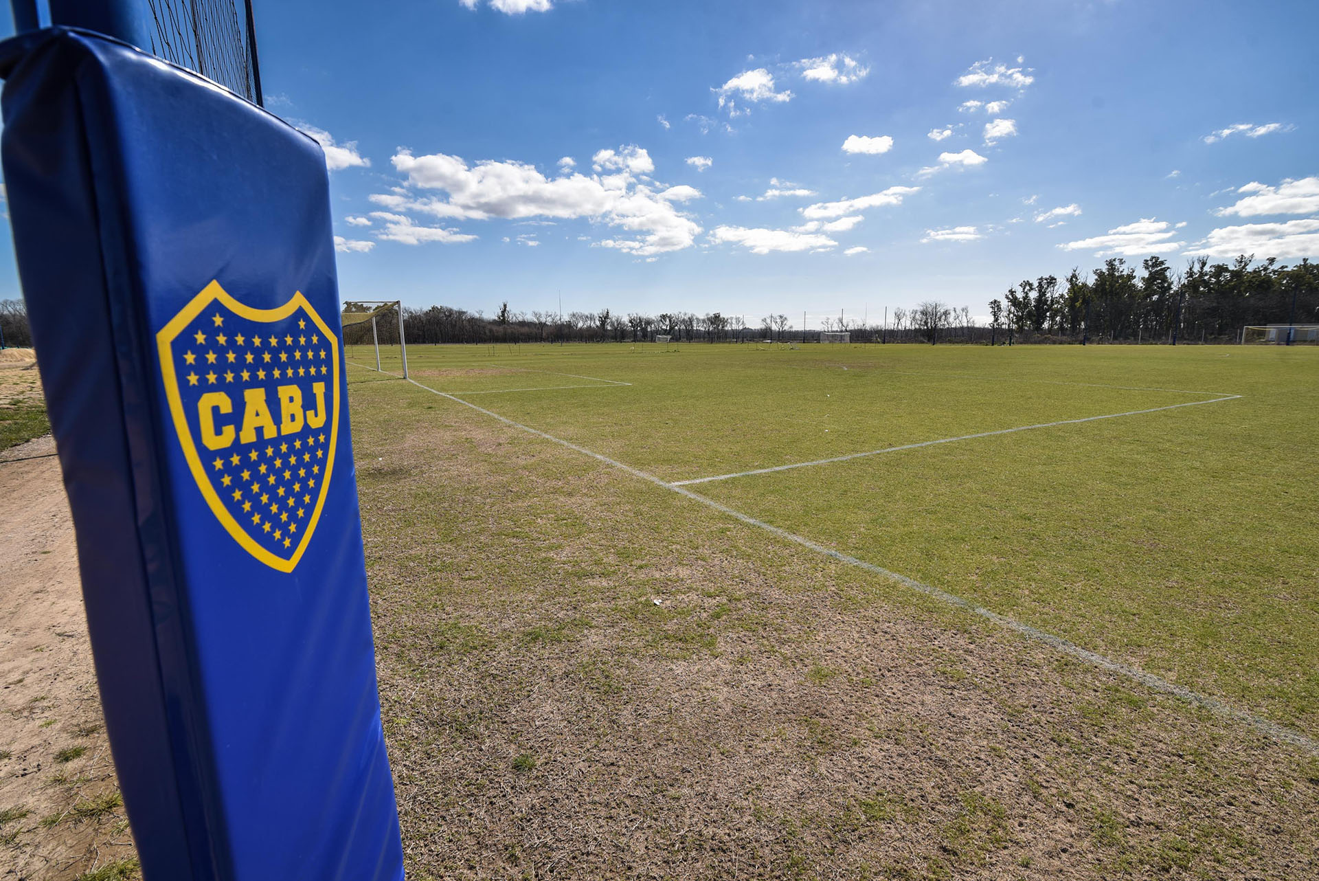 Esta es una de las tres canchas que en el futuro serán utilizadas por los futbolistas profesionales (Guille Llamos)