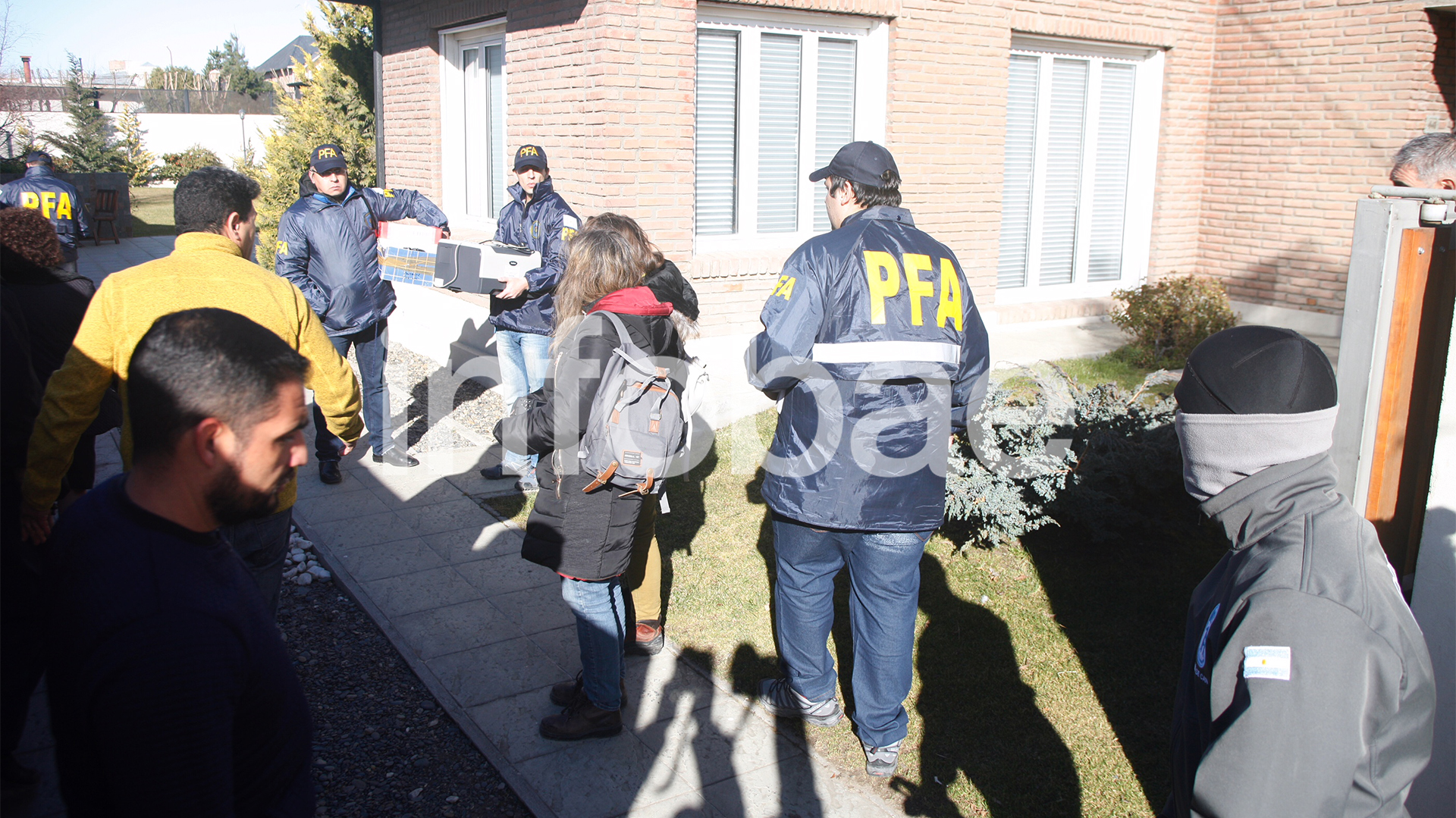 El allanamiento en la casa de Río Gallegos empezó un poco más tarde que el de Recoleta y terminó varias horas antes