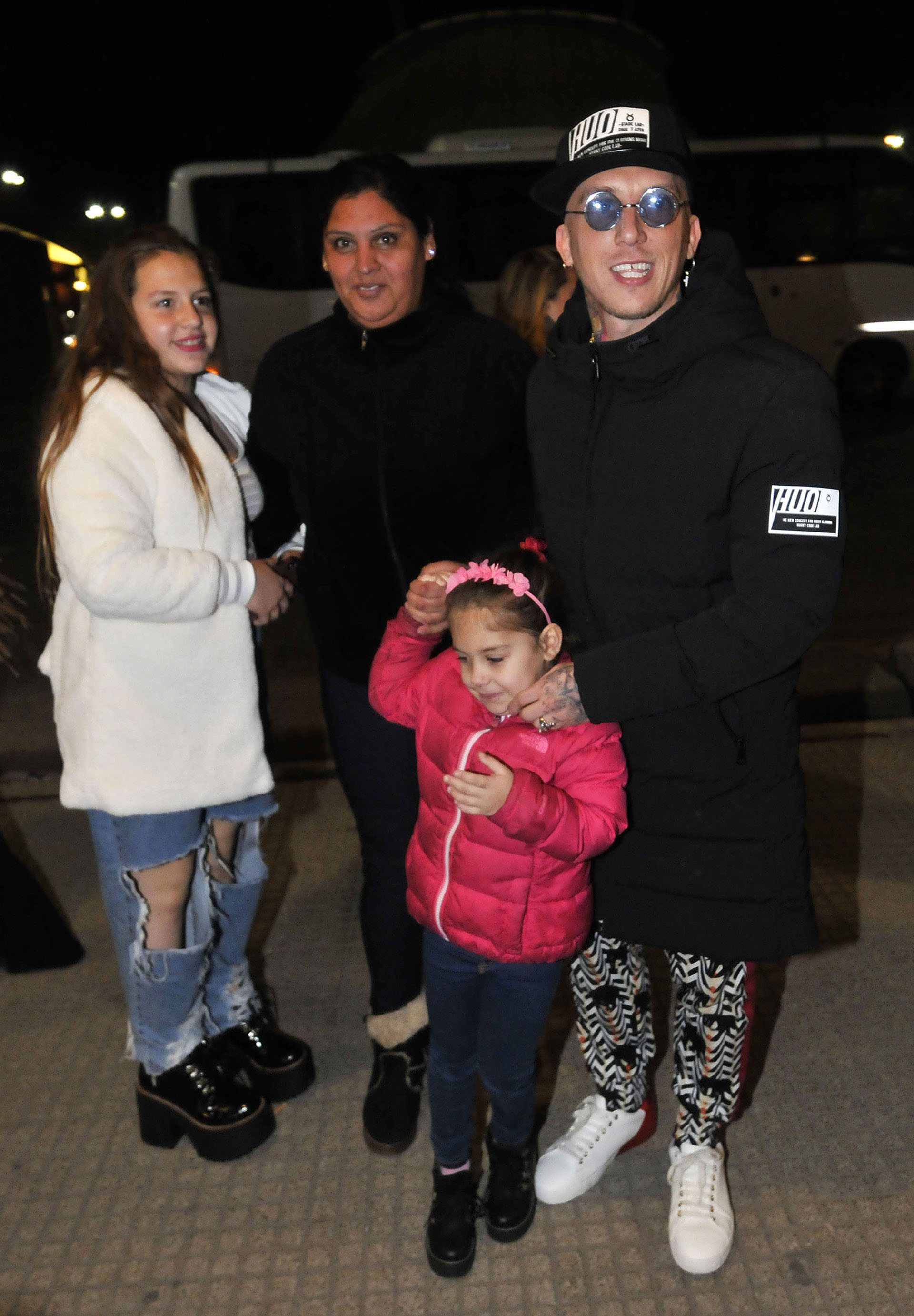 El Polaco llevÃ³ a sus hijas, Alma y Sol, al show de la cantante (Teleshow)