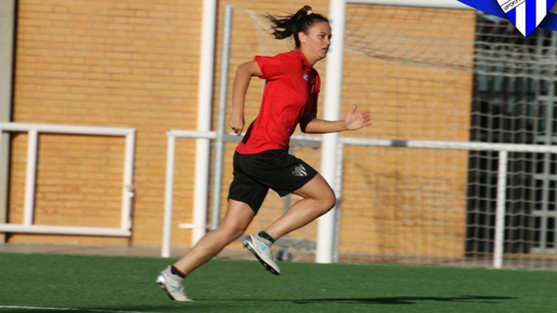 Bonsegundo comenzó su carrera jugando con varones en Córdoba (@sportinghuelva)