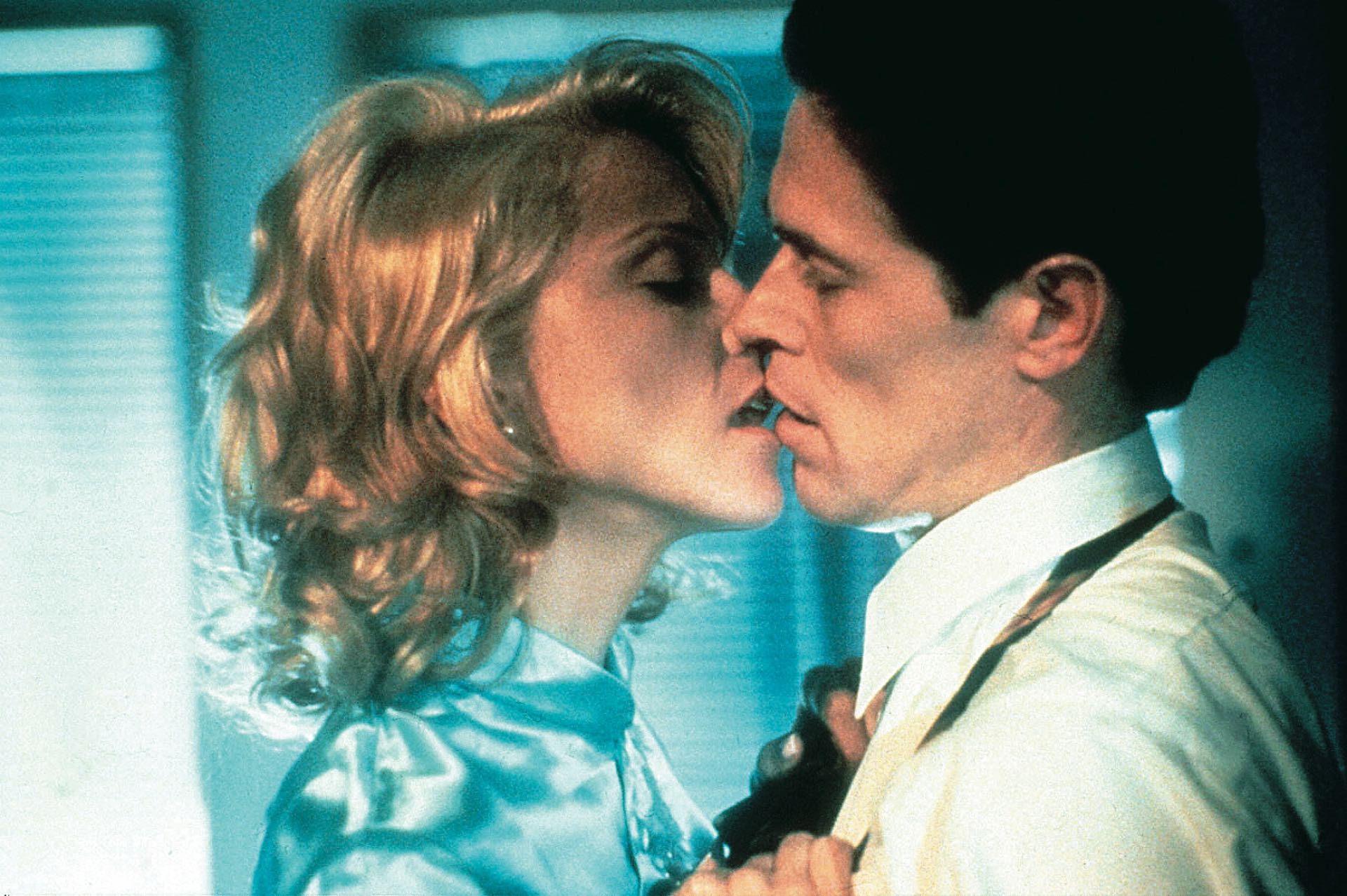 En Body Of Evidence con Willem Dafoe.