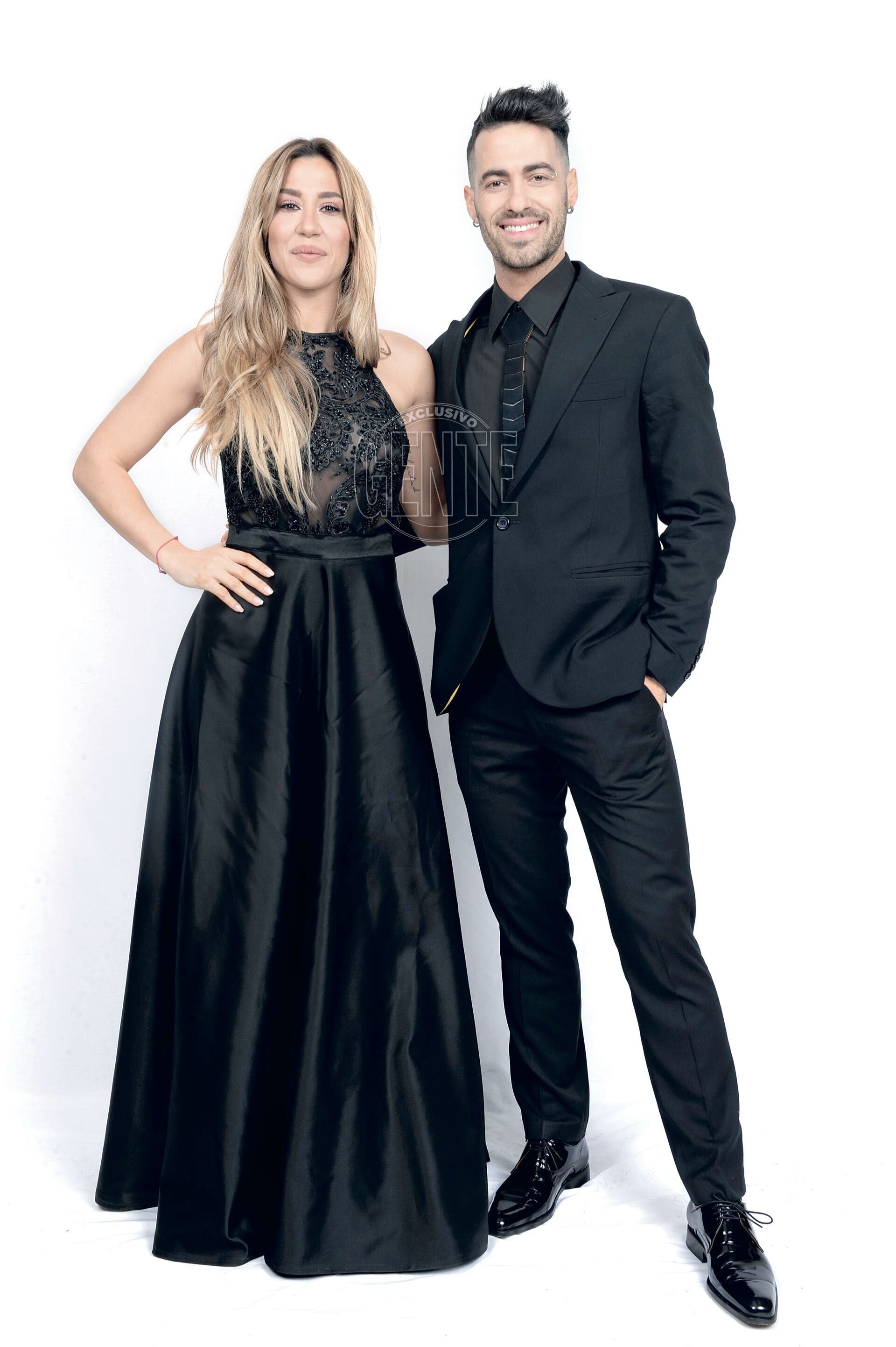 jimena Barón (by Paz Cornú) y Mauro Caiazza (por sastrería Windsor).