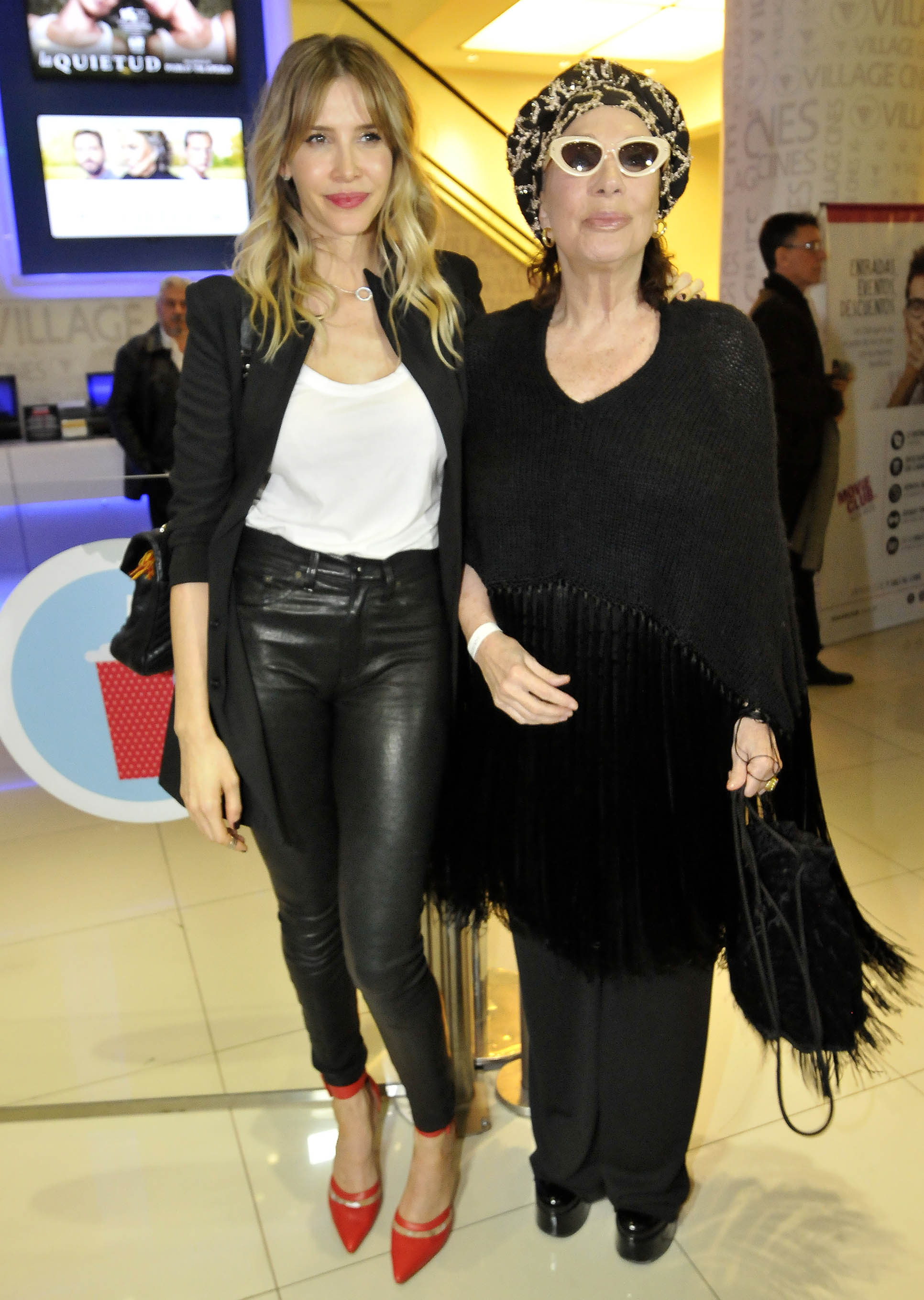 Guillermina Valdes acompañó a Graciela Borges en el estreno de su nueva película “La quietud” del director Pablo Trapero. La película también se presenta en el Festival de Venecia (Teleshow)