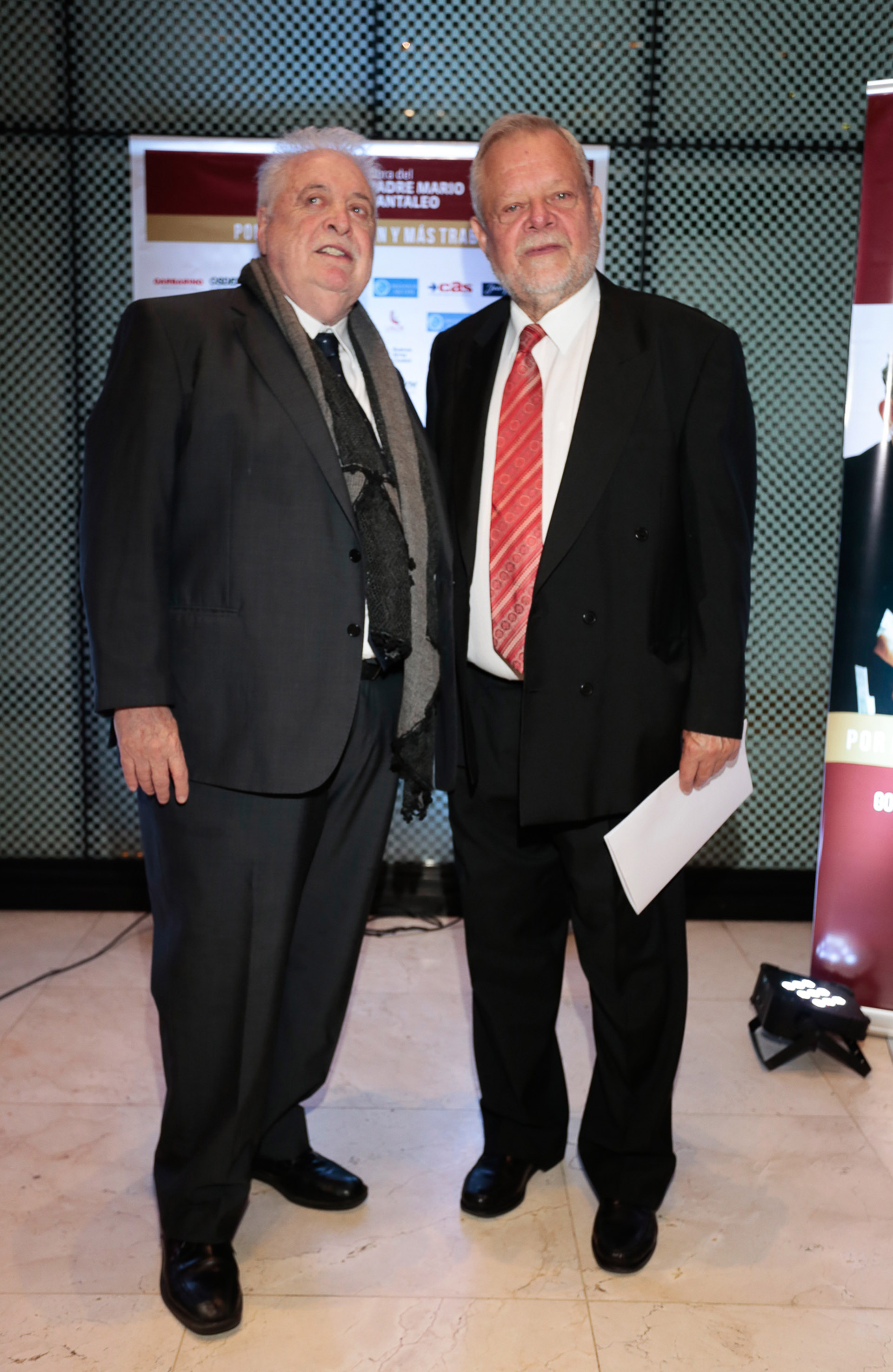Ginés González García, ex ministro de Salud y ex embajador argentino en Chile, junto a Carlos Garavelli. A 26 años de la partida física del Padre Mario, la Obra conmemora su creación y crece día a día para brindar su ayuda a toda la comunidad, con alcance en la Ciudad de Buenos Aires y el interior del país