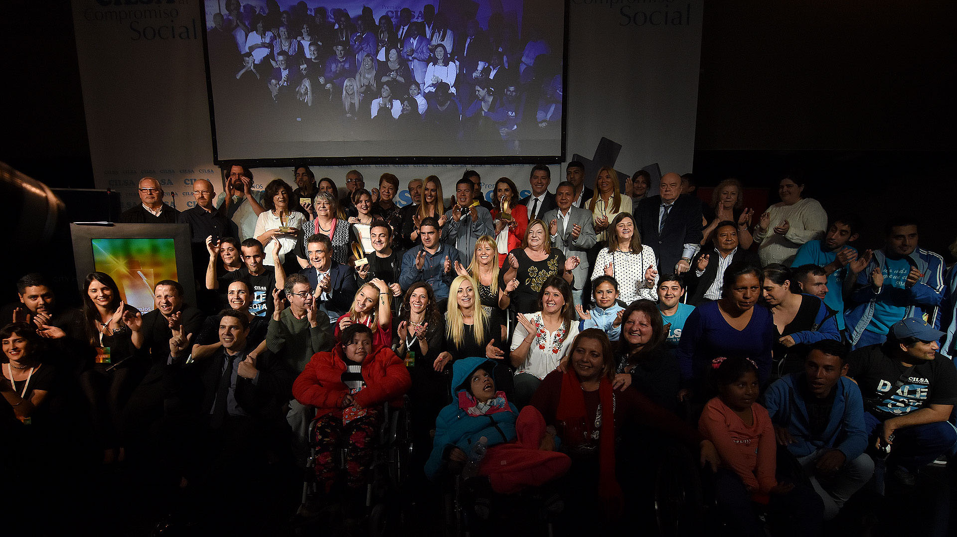 La foto final de la entrega de los premios CILSA al Compromiso Social 2018 /// Fotos: Nicolás Stulberg