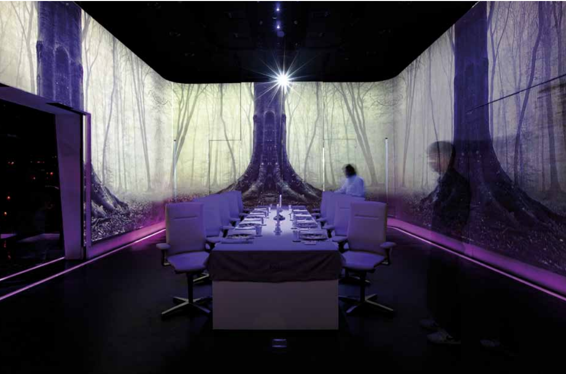 Un menú de 20 pasos, más estimulación de otros sentidos además del gusto, hacen a la psicodegustación que propone este restaurante. (Ultraviolet)