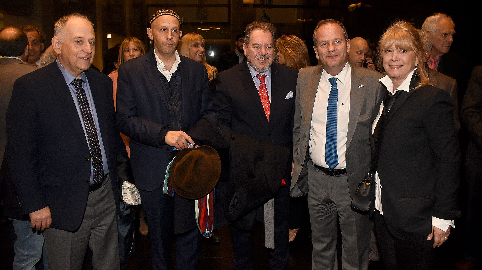Marceli Minc, Sergio Bergman, Mario Montoto con su mujer y el embajador Ilan Sztulman