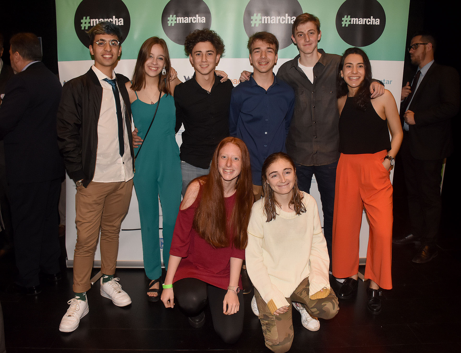 Ocho adolescentes argentinos de distintas creencias religiosas recorrieron, junto a sus compañeros, profesores y guías, los restos del Gueto de Varsovia, los campos de concentración y exterminio de Auschwitz, Birkenau, Majdanek y Treblinka. También, viajaron a Jerusalén y otros sitios significativos de Israel