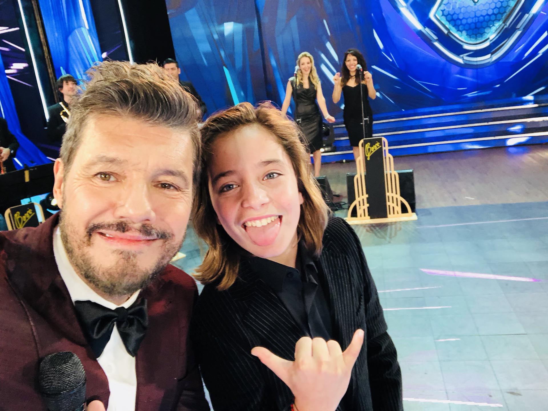 La selfie de Marcelo Tinelli con Izan Llunas