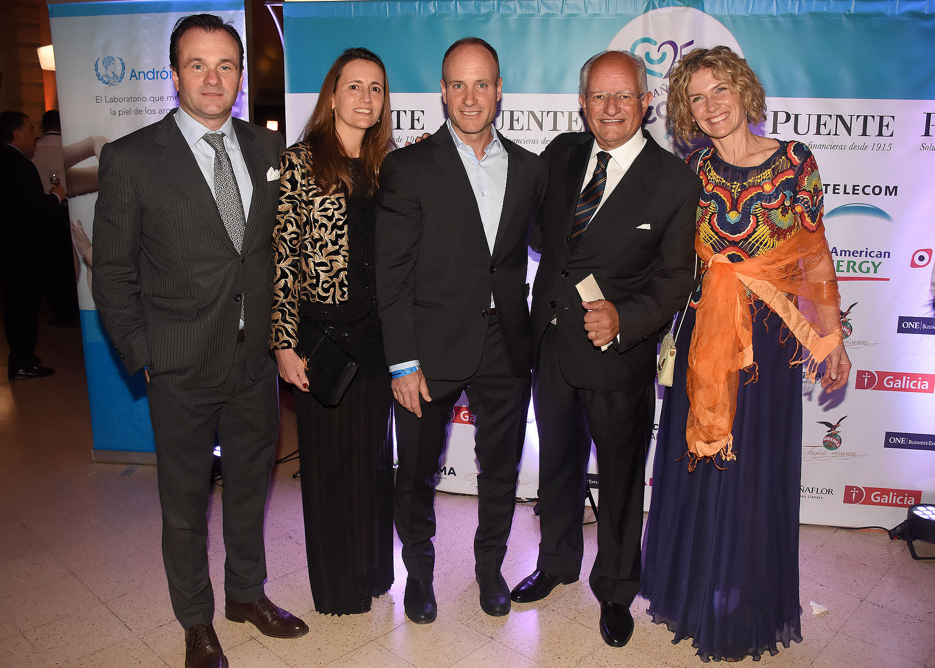 Abel Albino junto al director de Relaciones Institucionales de La Rural, Juan Pablo Maglier, y su mujer Magdalena, junto a Maru Botana y su marido, Bernardo Solá