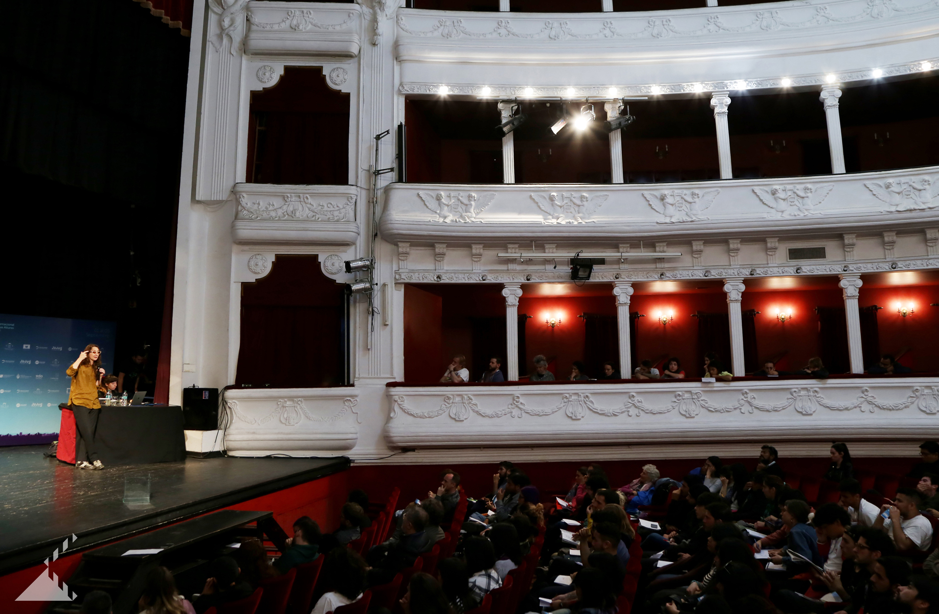 Durante su Clase Magistral en el Teatro Mitre