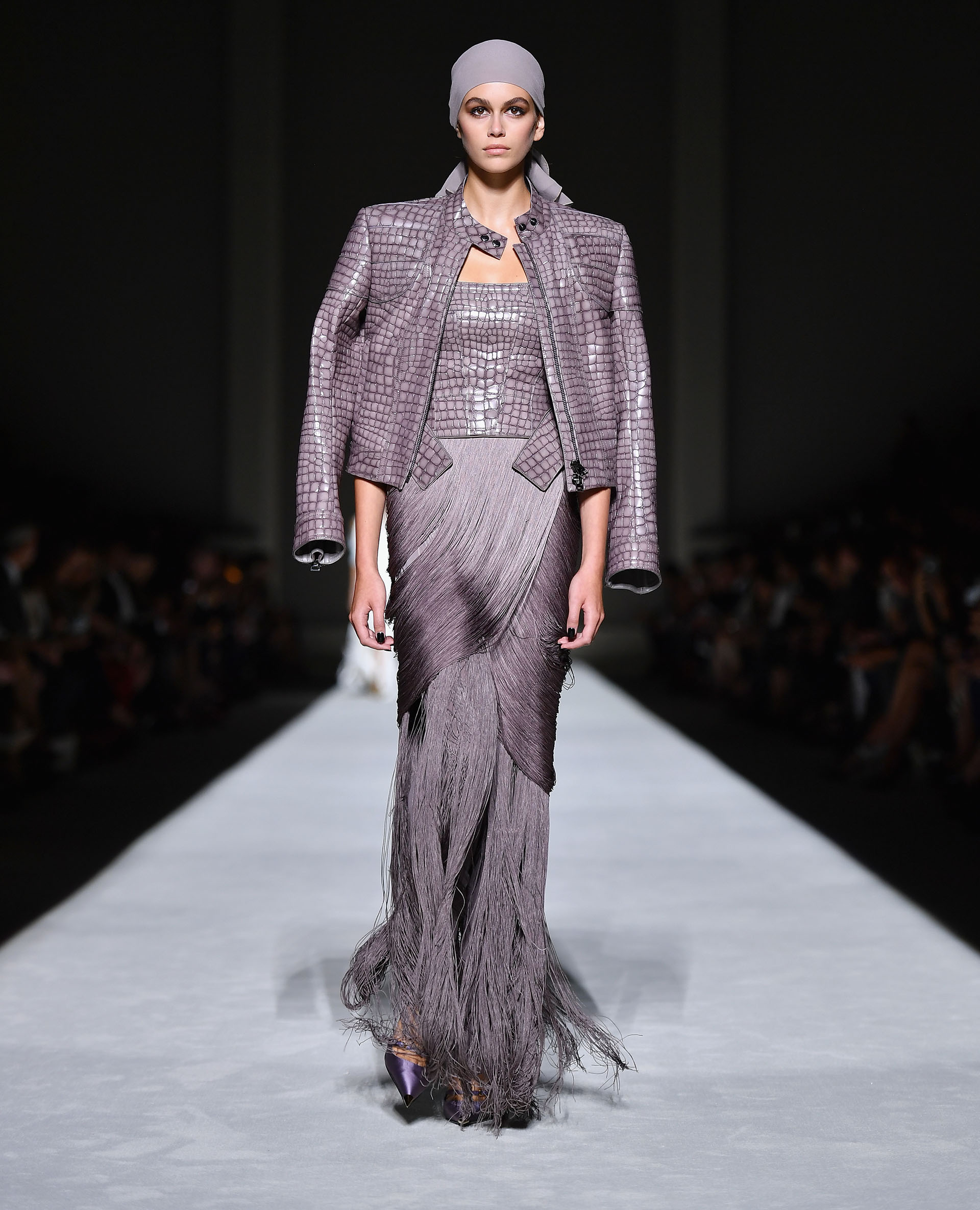 Kaia Gerber lució el género de temporada, el print cocodrilo