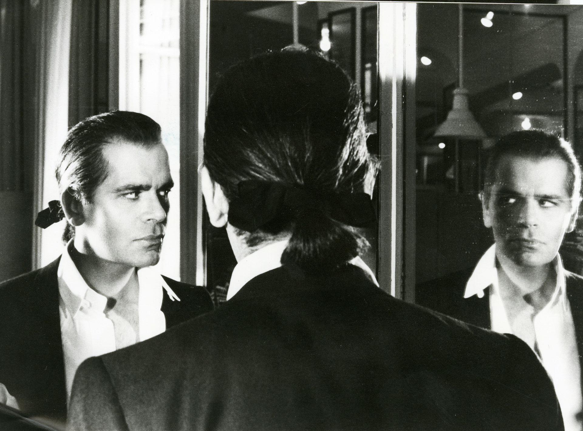 Karl Lagerfeld nació el 10 de septiembre de 1933 y emigró a París desde su Hamburgo natal en 1953. Desde ese entonces, el mundo de la moda conoció a un talento legendario