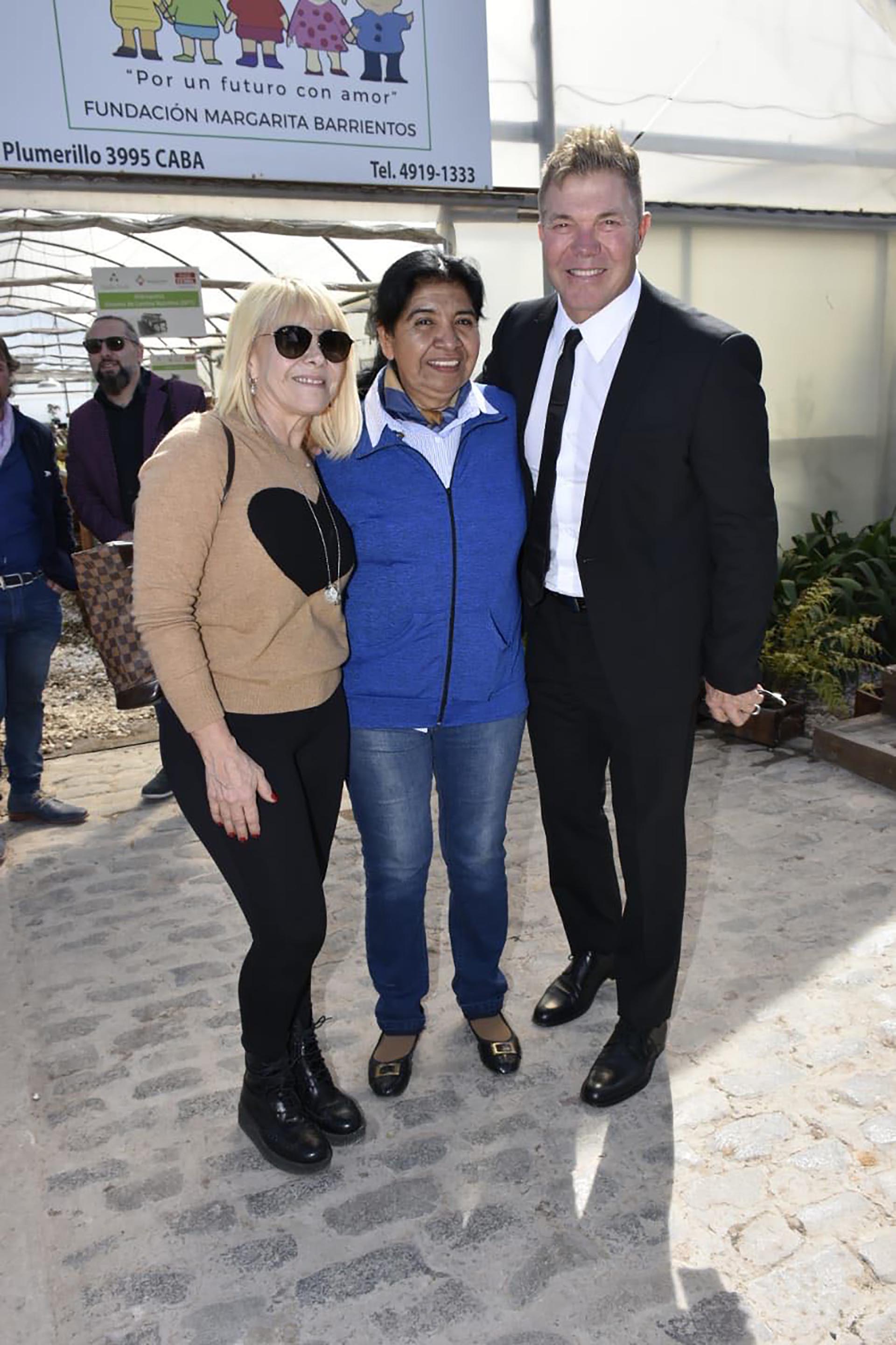 Claudia Villafañe y Fernando Burlando estuvieron junto a Margarita Barrientos en un almuerzo en el vagón La Tomasa, previo a la Cena Anual en La Rural