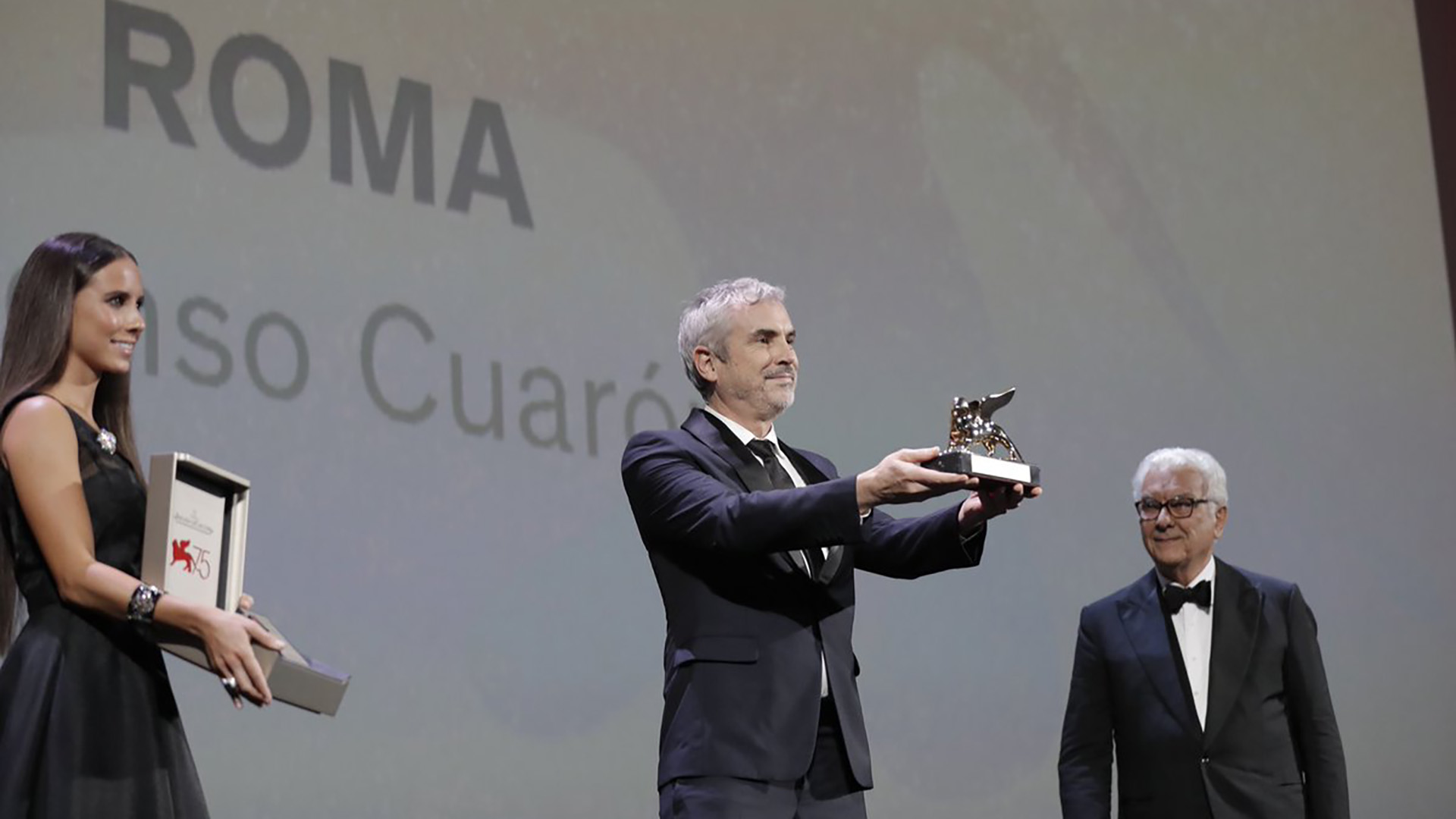 Alfonso Cuarón pidió que su cinta se proyecte en más salas de cine (Foto: Especial)