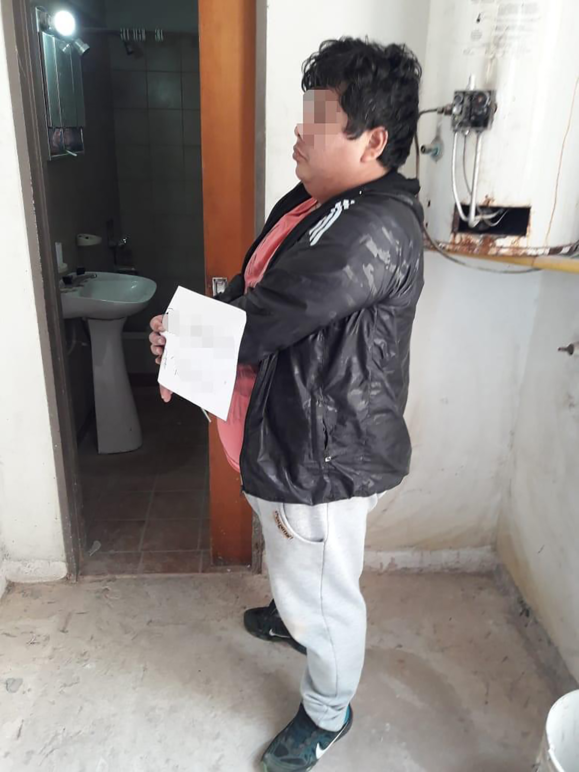 Uno de los integrantes detenidos de la banda en Lanús