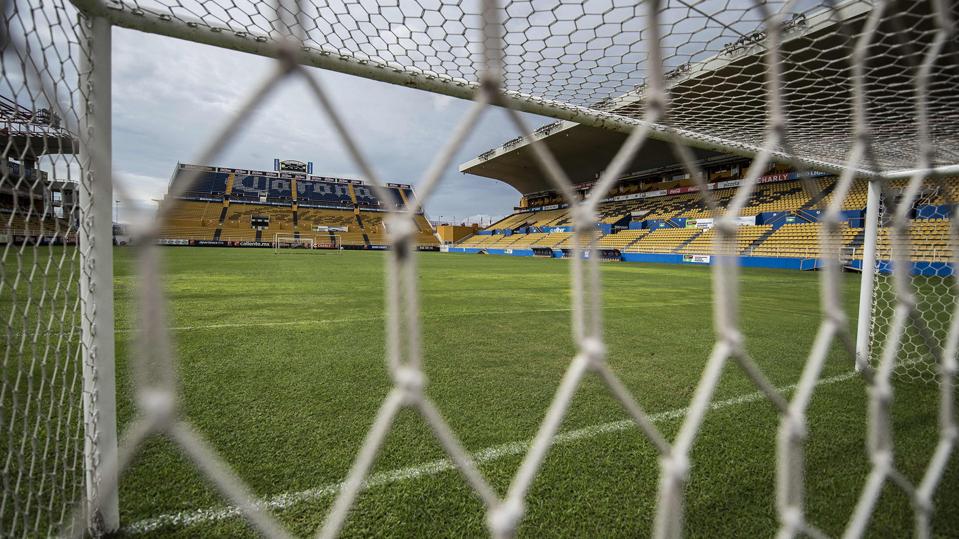 El estadio Banorte fue inaugurado el 9 de agosto del 2003 en un partido disputado entre los Dorados de Sinaloa y las Cobras de Ciudad Juárez. Tiene capacidad para 23 mil aficionados y se anunció que abrirá sus puertas al público en el primer entrenamiento con Diego Armando Maradona como DT (AFP)