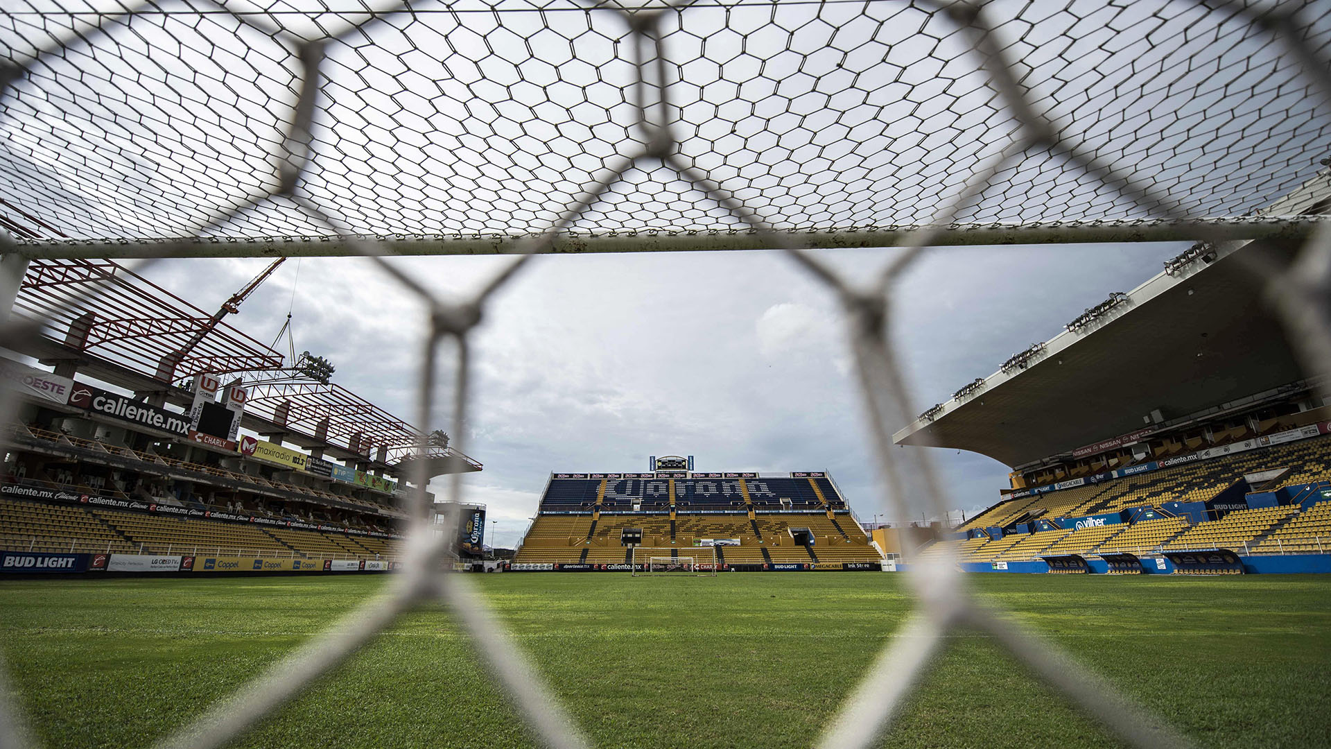 Dorados de Sinaloa nació en Culiacán en agosto del 2003 cuando el equipo hizo su aparición en territorio sinaloense para jugar en la Primera División de México cuando Eustaquio de Nicolás y Valente Aguirre anunciaron la creación de los Dorados (AFP)