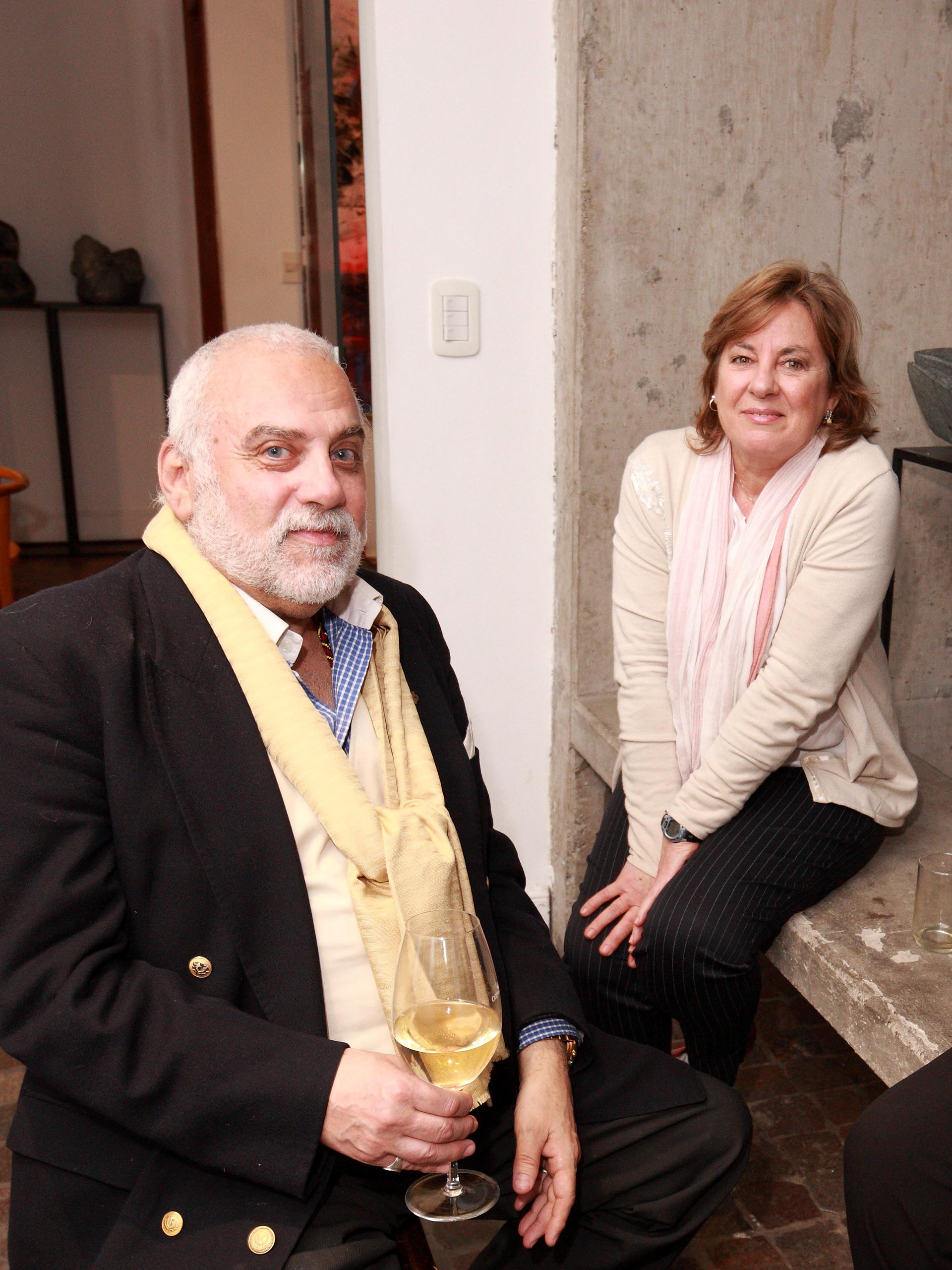 Fernando Sanchez Fuentes y Diana García Calvo, directora de Mundo Nuevo Gallery Art