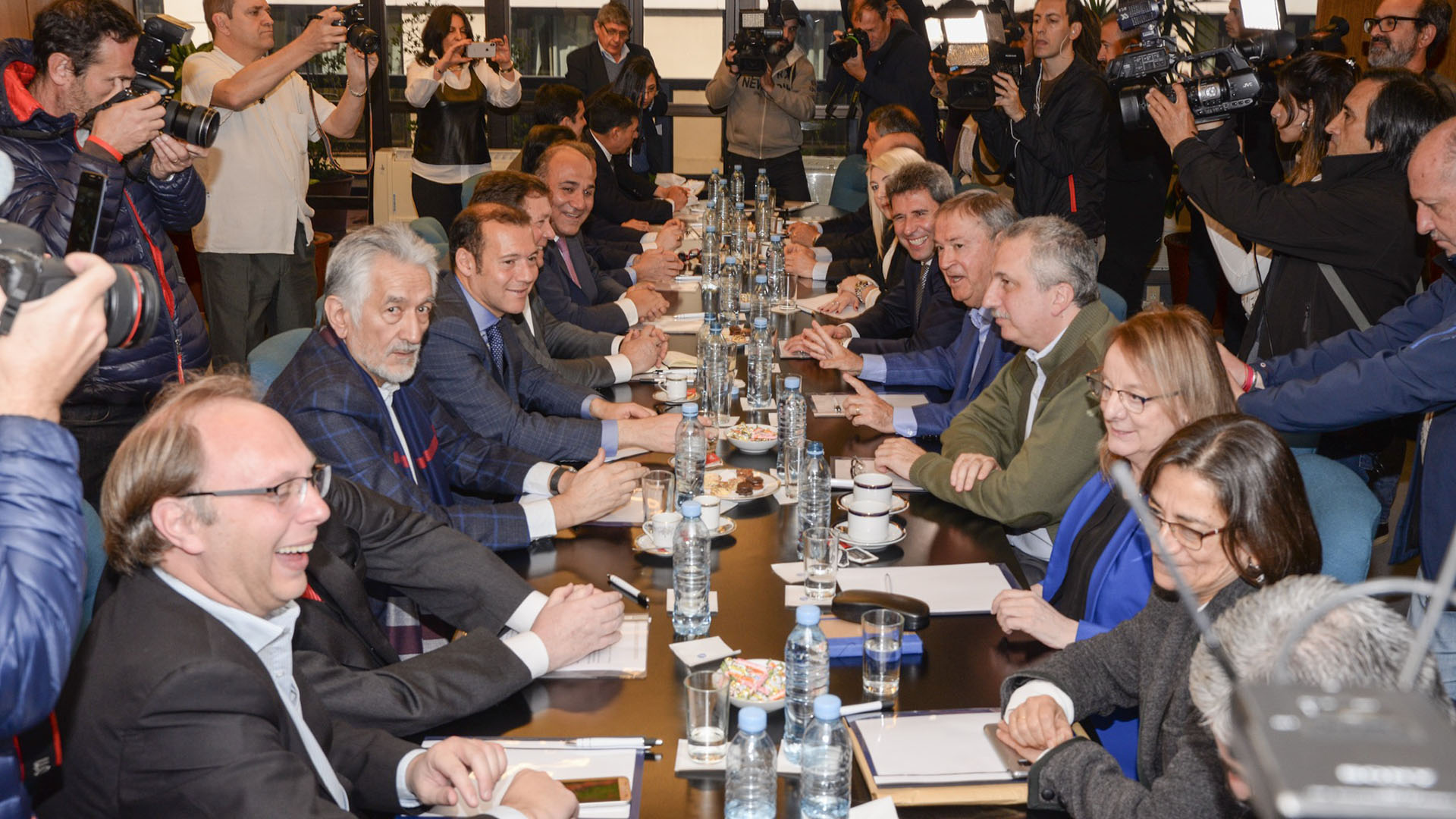 Loa gobernadores estuvieron reunidos en el CFI