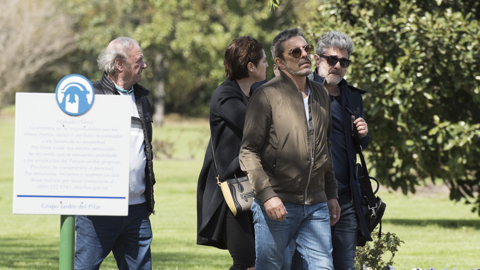 Araceli, su hermano Adrián y Fabián Mazzei: juntos y conmovidos despidieron a Rosita